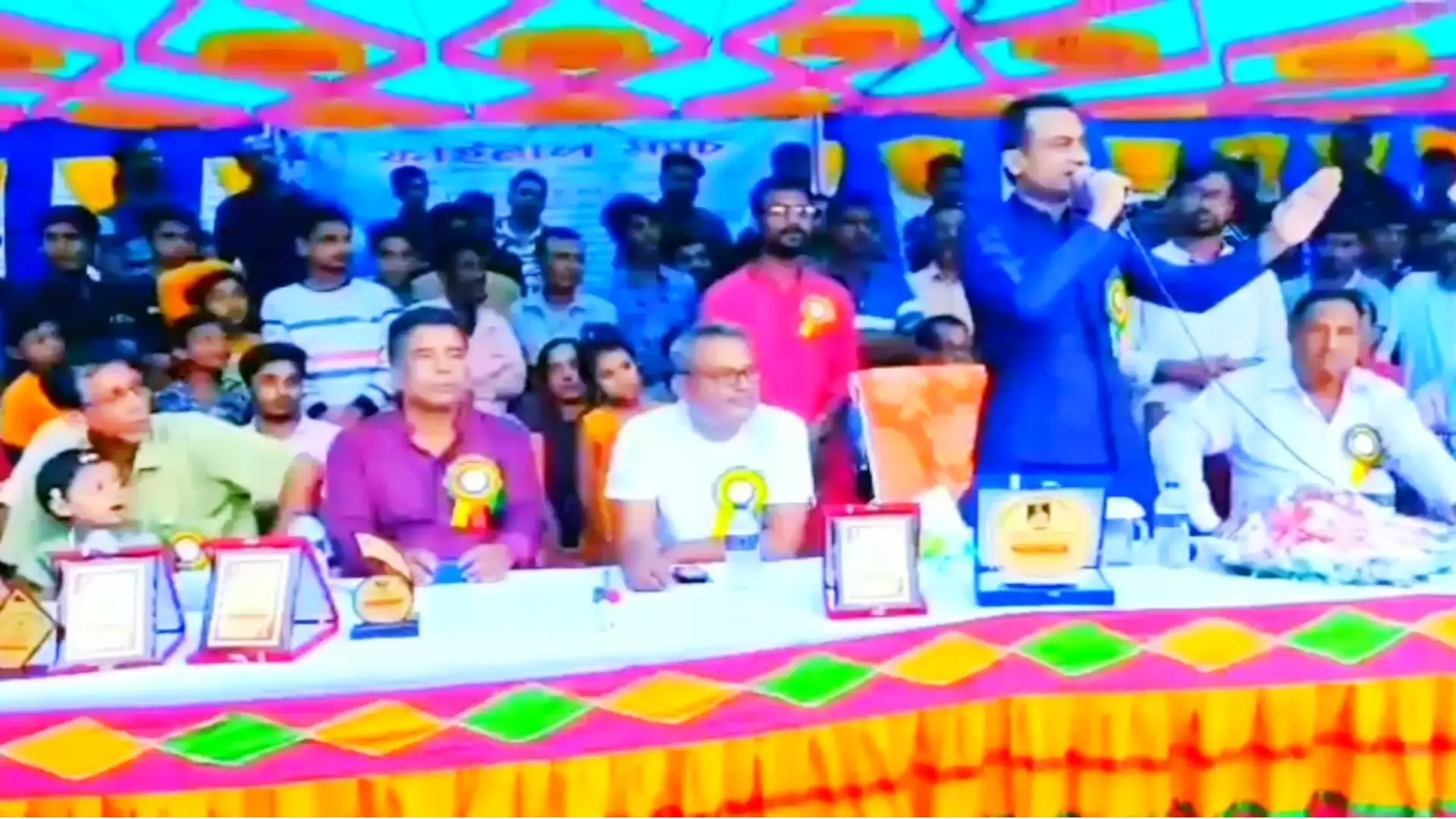 ঈশ্বরদী আটঘরিয়ার সারুটিয়া নূরবাজার নক-আউট প্রিমিয়ার ফুটবললীগের ফাইনাল খেলায় সারুটিয়া স্পোর্টিং ক্লাব ১-০ গোলে খোদাইপুর স্পোটিং ক্লাবকে পরাজিত করে  শিরোপা  জয়