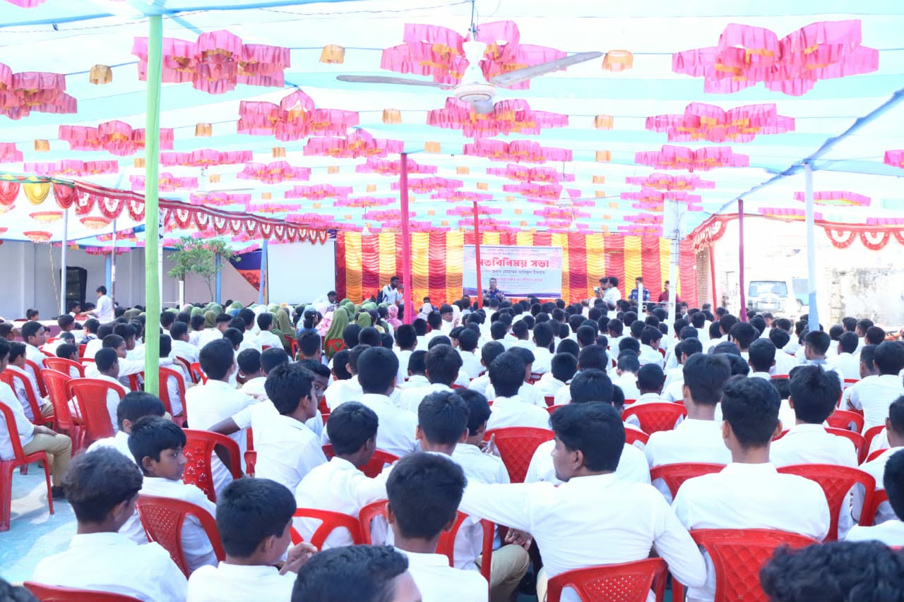 অনলাইন প্রতারণা বন্ধে শিক্ষার্থীরাই হবে অগ্রদূত নাটোরে পুলিশ সুপারের বার্তা