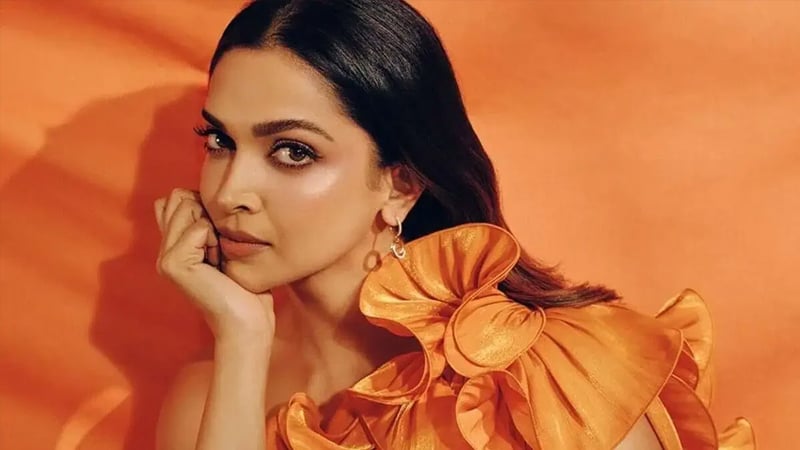 অভিনয় করার পরও সিনেমা থেকে বাদ দীপিকার নাম