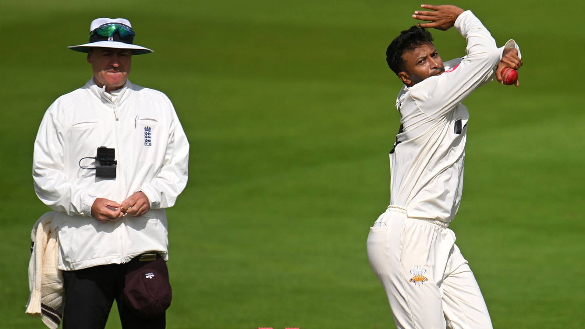 অভিষেকে বল হাতে ঝাঁজ দেখালেন সাকিব আল হাসান