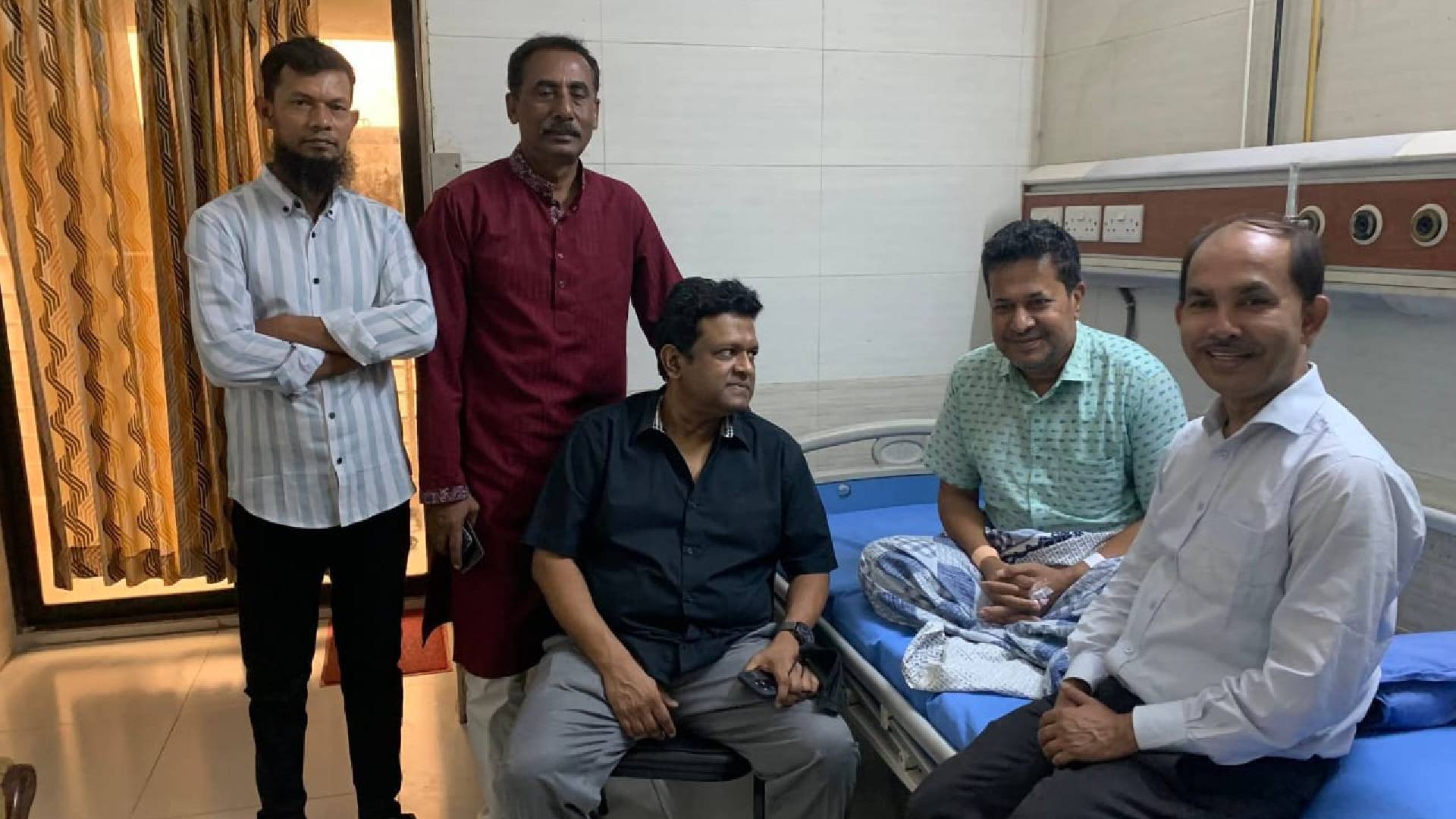 অসুস্থ বিএনপি নেতাকে দেখতে হাসপাতালে তানভীর হুদা