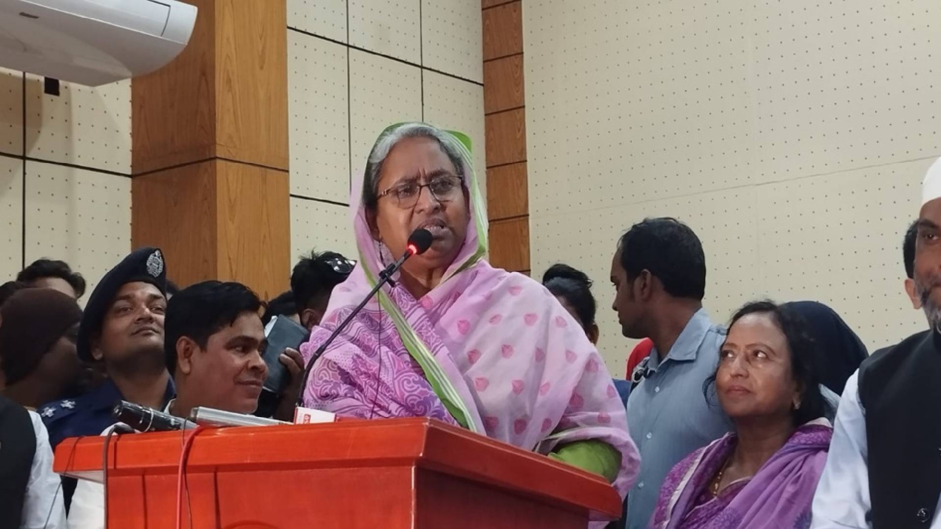 আওয়ামী লীগ সরকার ক্ষমতায় থাকলে দেশের মানুষ সুখে শান্তিতে থাকে