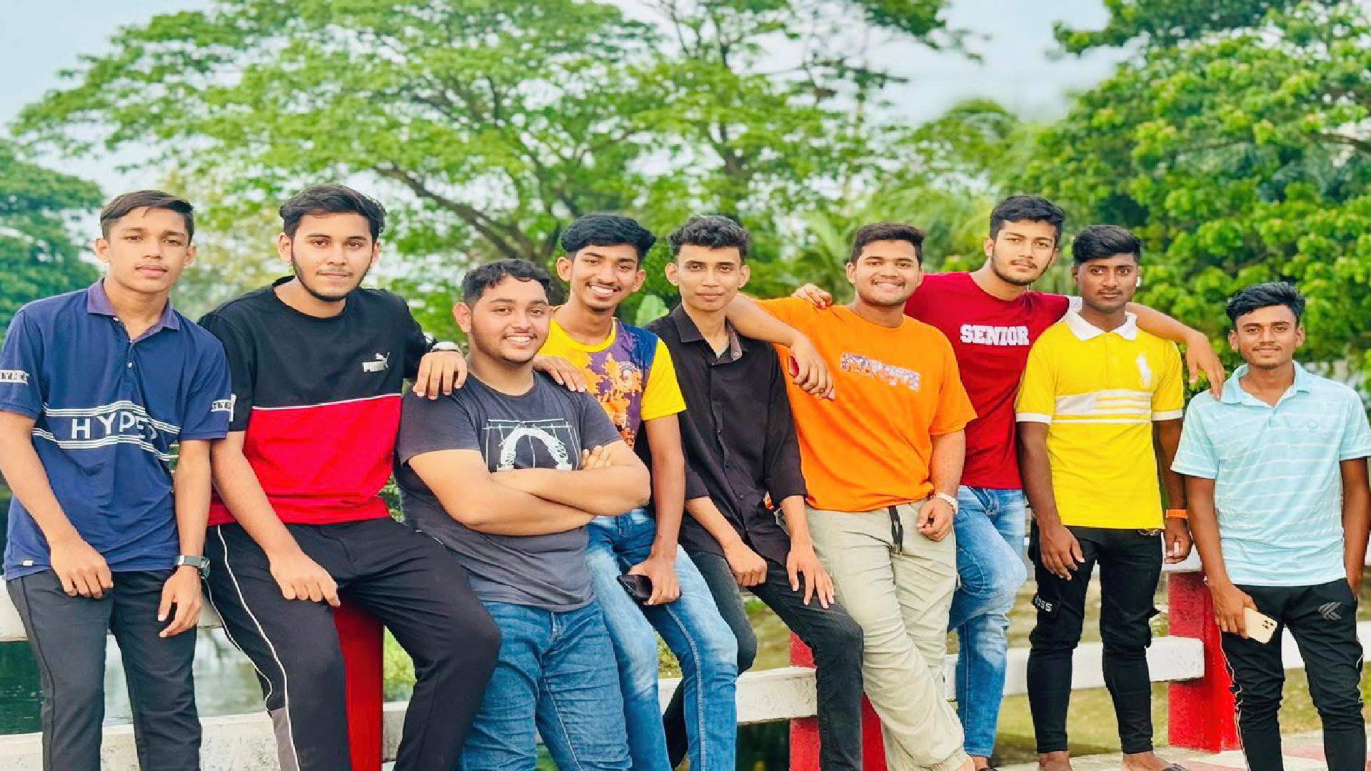 আজ নতুন বন্ধু পাতানোর দিন