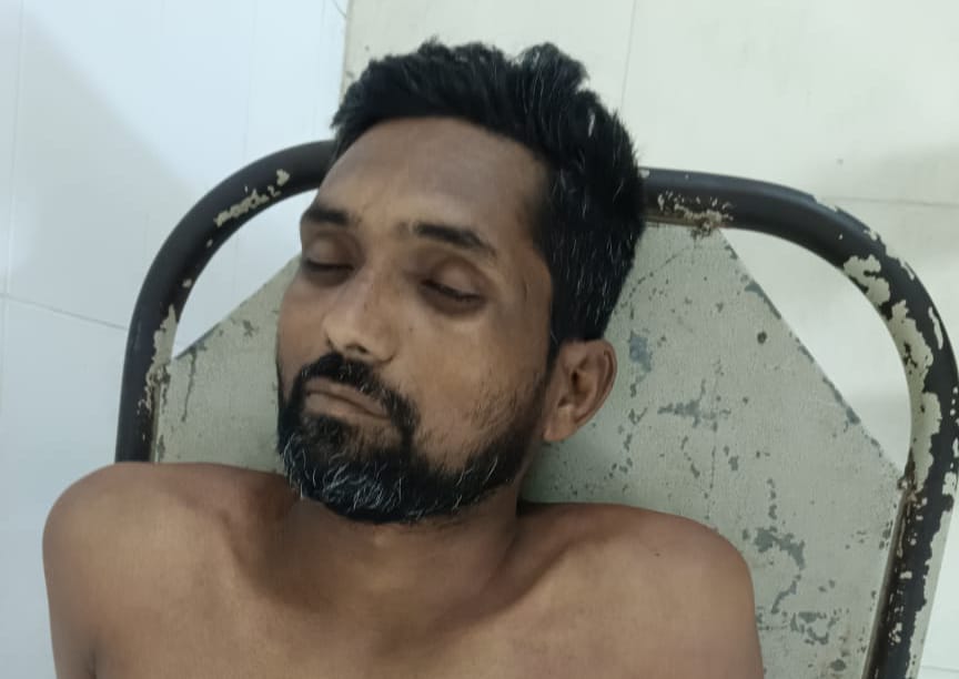 আম বাগানে পানি দিতে গিয়ে বিদ্যুৎপৃষ্ট হয়ে যুবকের মৃত্যু
