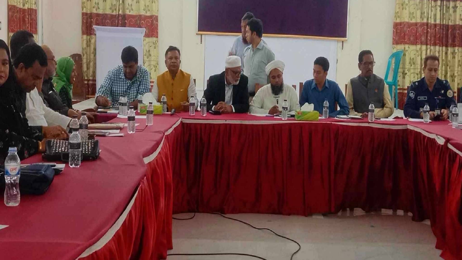 আমতলীতে আইন-শৃঙ্খলা, সন্ত্রাস দমন ও নাশকতা প্রতিরোধ কমিটির সভা অনুষ্ঠিত