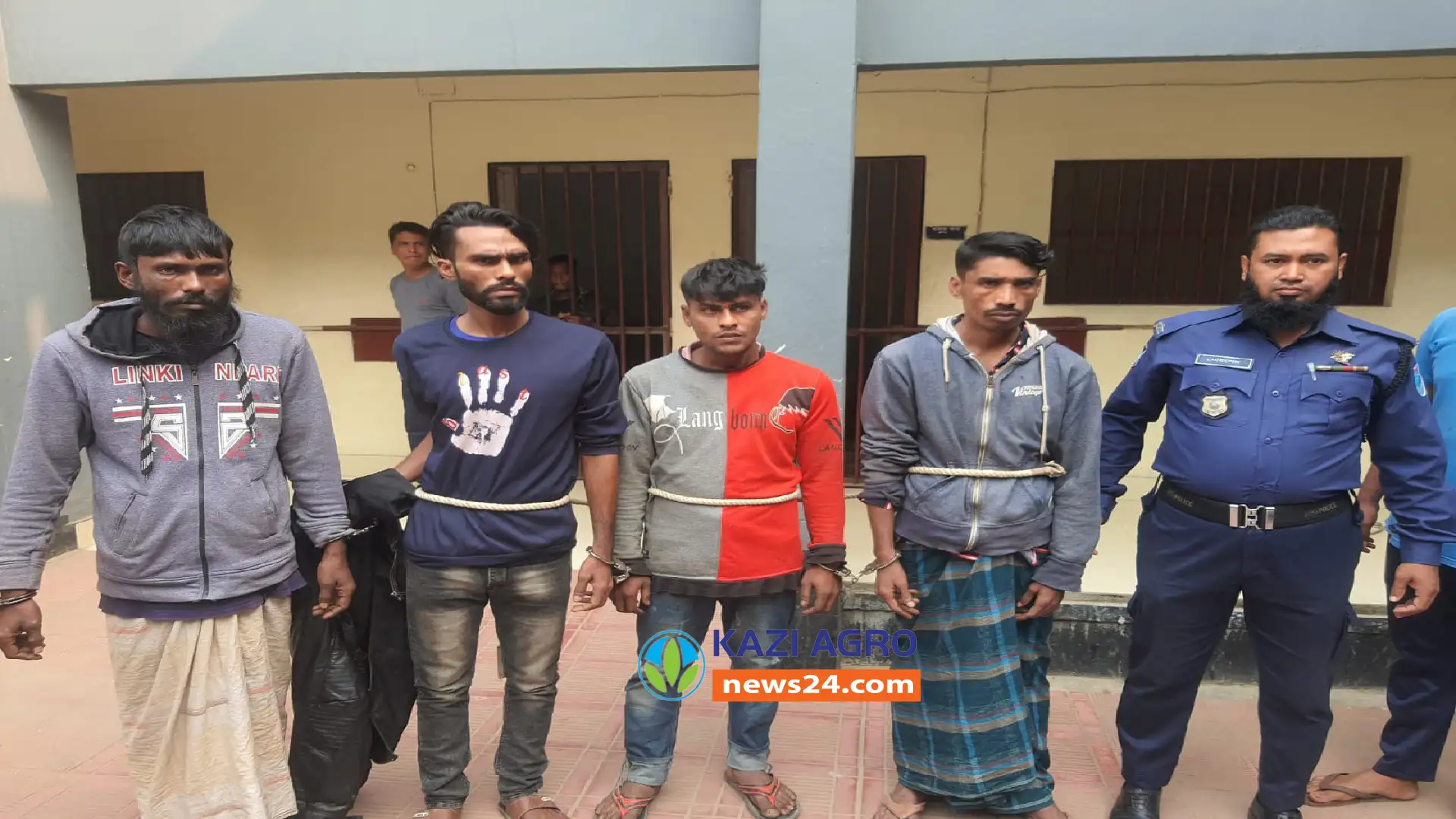 রূপগঞ্জে মাদকসহ ৪ কারবারি গ্রেপ্তার