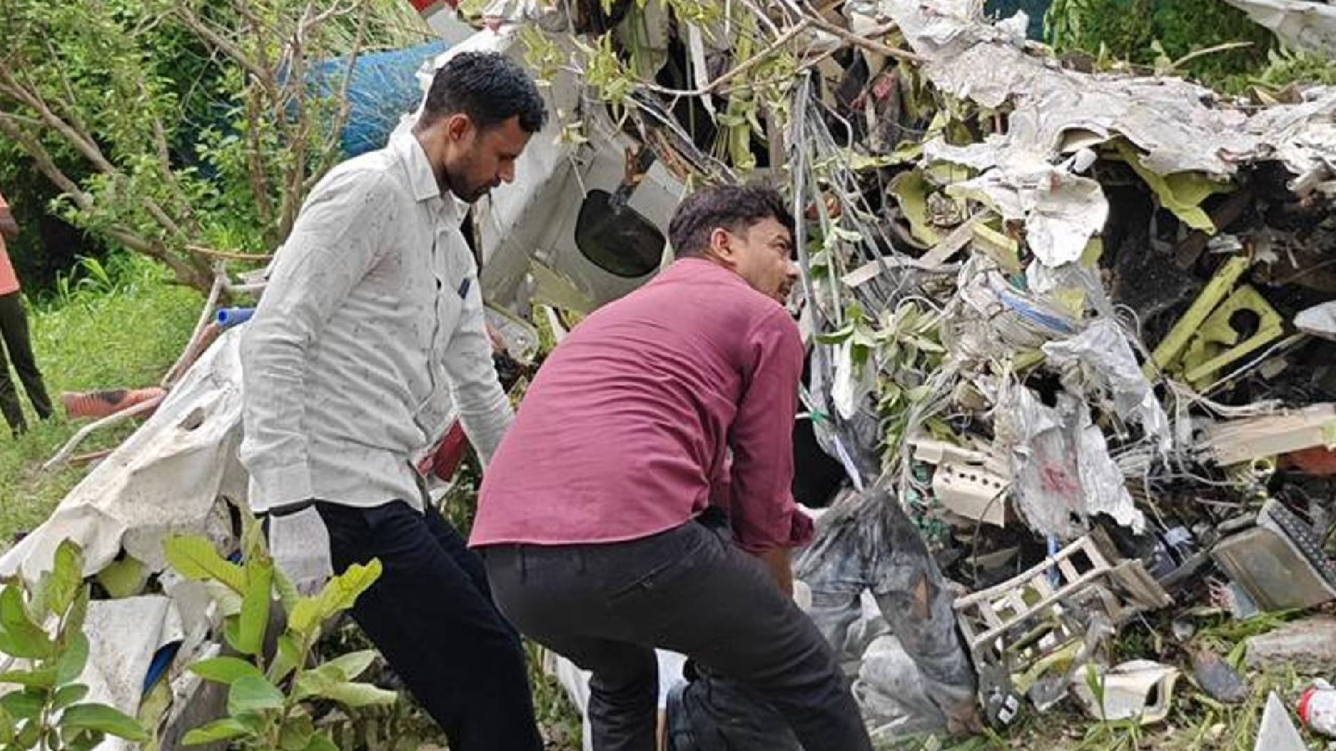 উড্ডয়নের ২০ মিনিট পরই বিমান বিধ্বস্ত, বেঁচে নেই কেউ