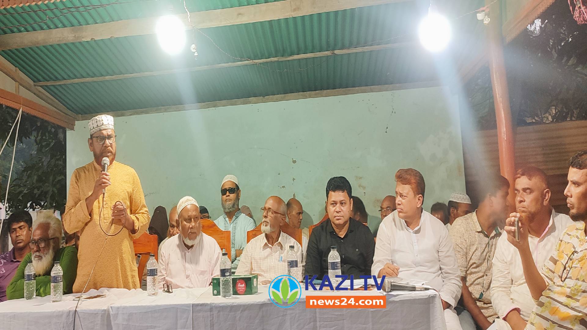 এনায়েতপুরে খামারগ্রাম আ'লীগের যৌথ কর্মীসভা অনুষ্ঠিত।