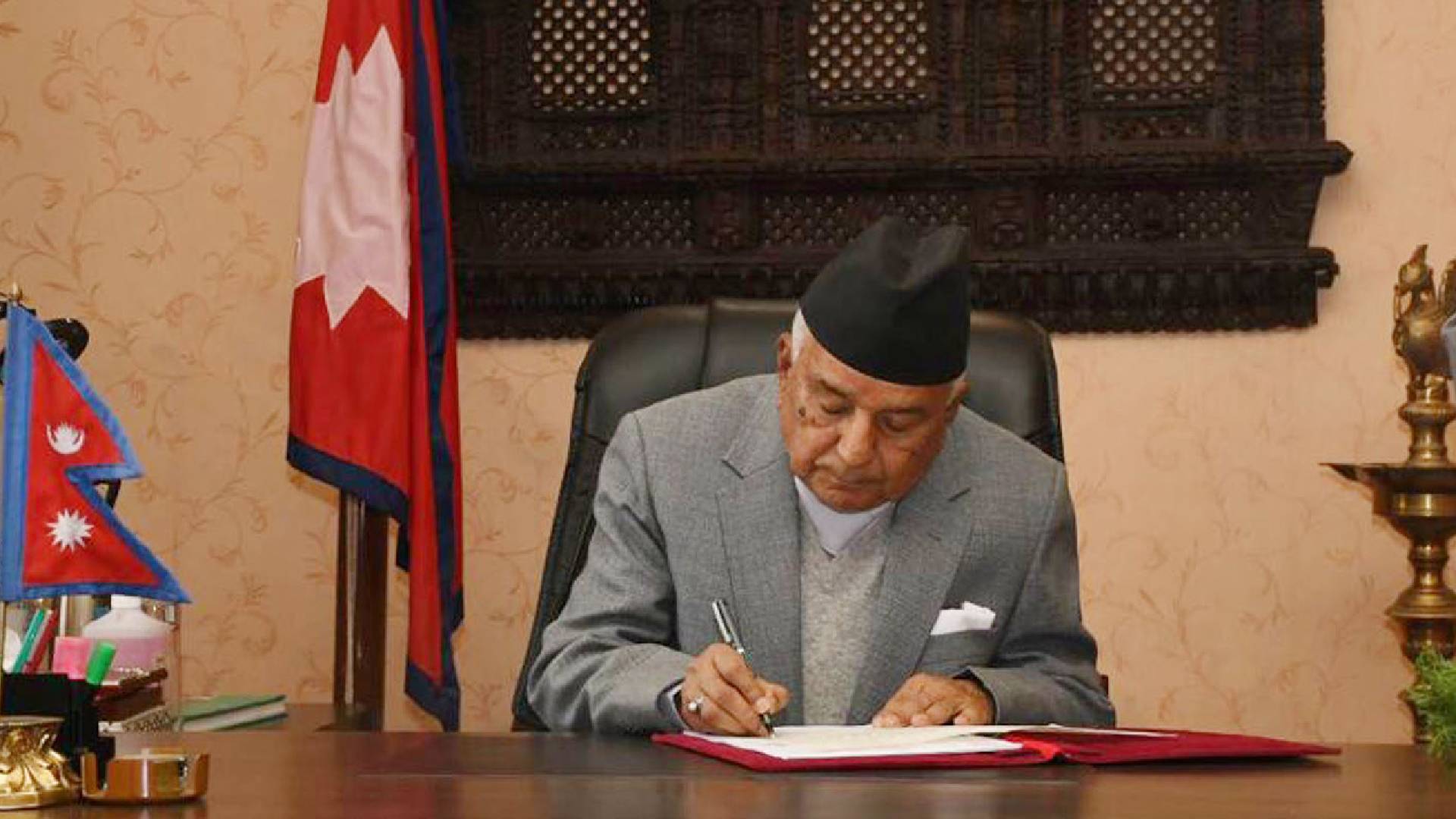 এবার নেপালের প্রেসিডেন্টের পদত্যাগ