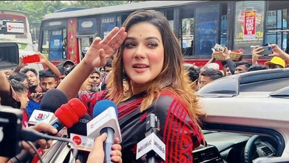 এবার স্বতন্ত্র হিসেবে মনোনয়ন নিলেন চিত্রনায়িকা মাহি