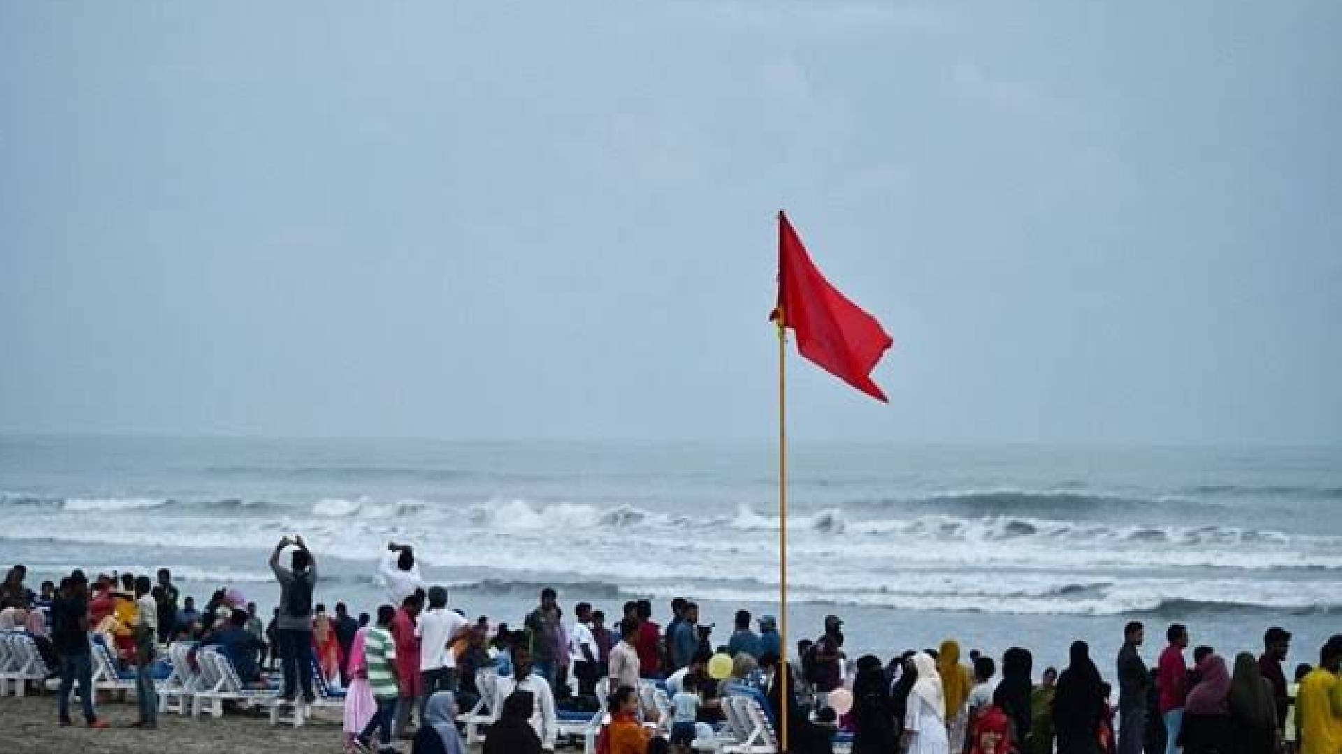 কক্সবাজারে আঘাত হা'নবে ঘূর্ণিঝড় রিমাল সমুদ্র বন্দরকে ১ নং সতর্ক সংকেত
