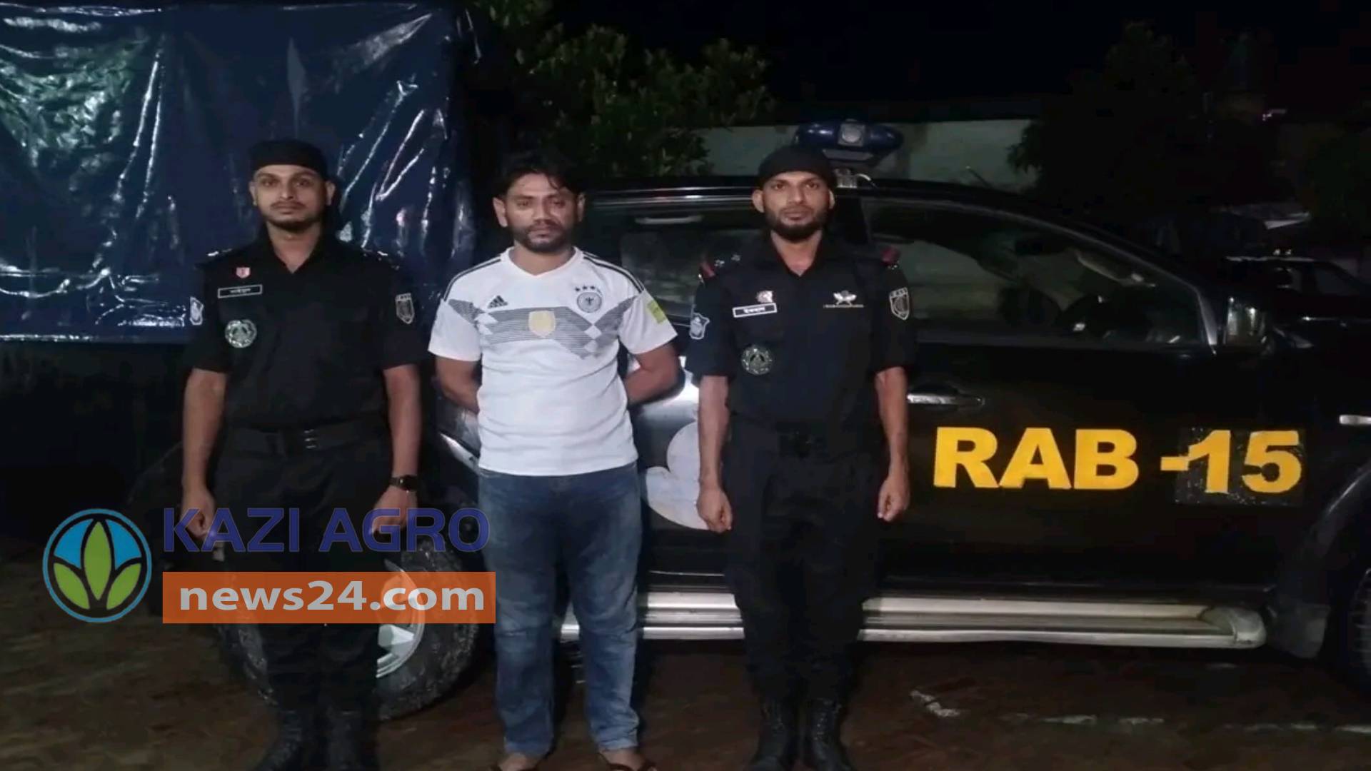 কক্সবাজারের টেকনাফে র‌্যাবের অভিযানে ৩০ হাজার পিস ইয়াবা নিয়ে এক রোহিঙ্গা মাদক ব্যবসায়ী আটক