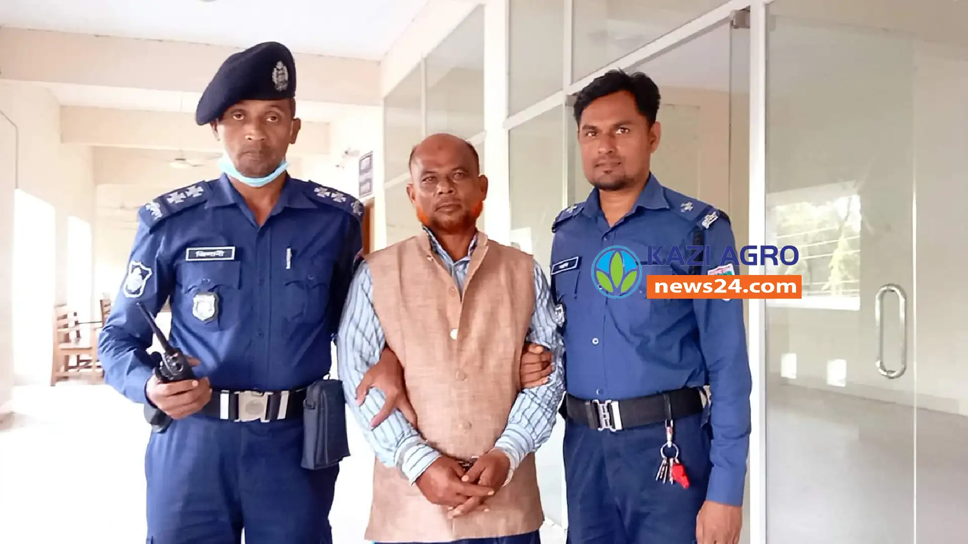 কুষ্টিয়ায় অস্ত্র মামলায় কারাদণ্ডপ্রাপ্ত পলাতক আসামির আত্মসমর্পণ