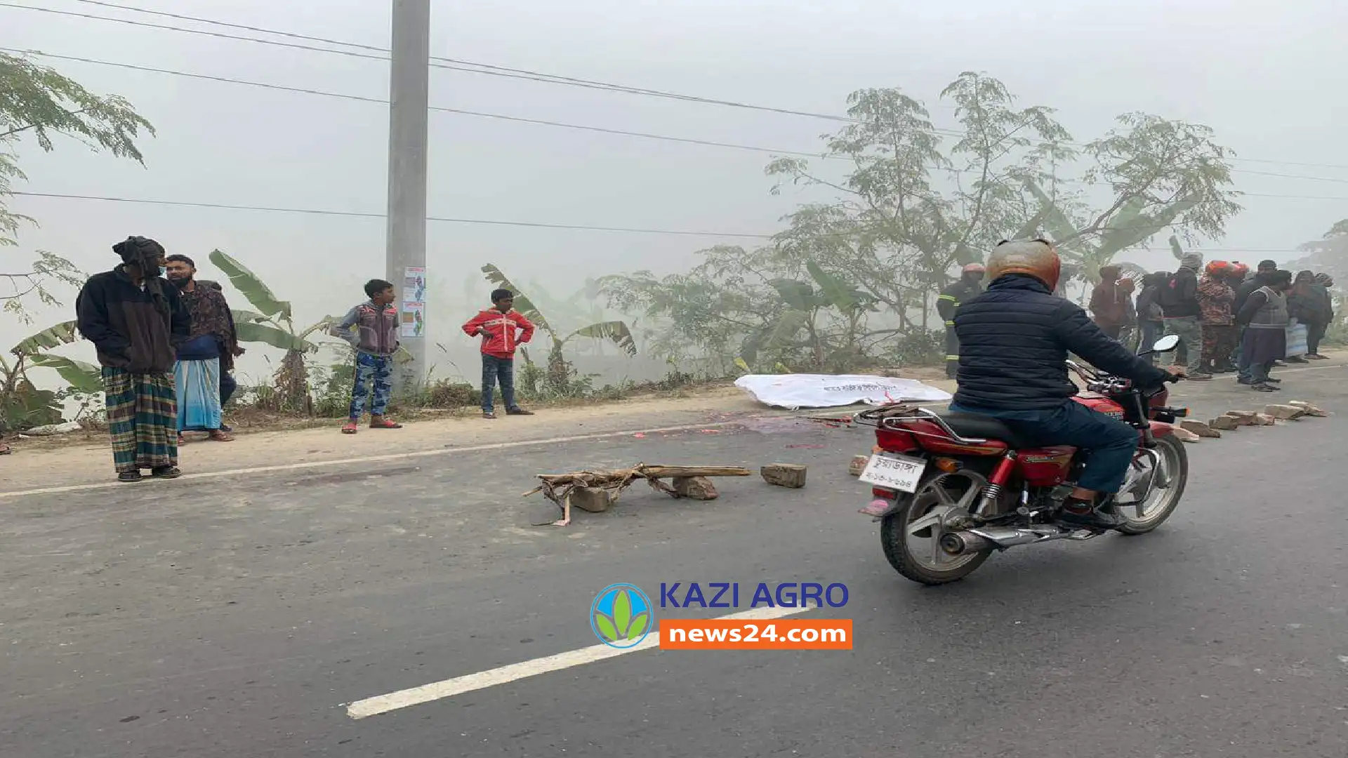 কুষ্টিয়ায় ট্রাকের ধাক্কায় ভ্যানচালক নিহত, আহত ২