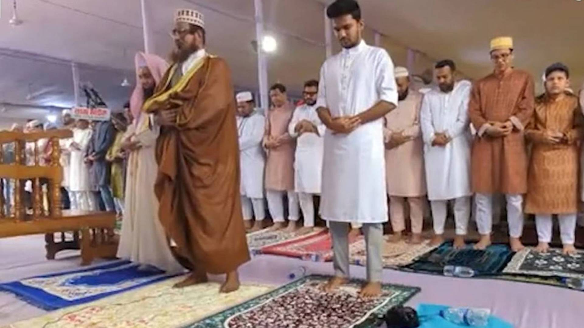 কেন আলাদা কাতারে দাঁড়িয়েছিলেন উপদেষ্টা আসিফ, জানা গেল কারণ