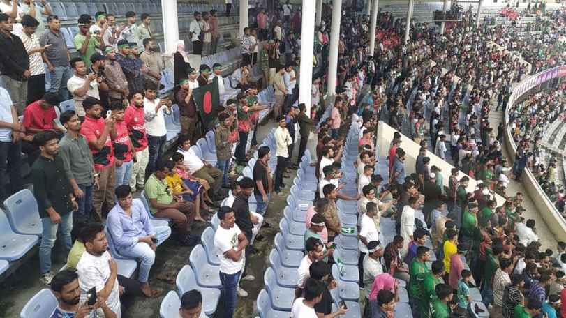 ক্রিকেটভক্তদের পদচারণায় রং ফিরেছে মিরপুরে