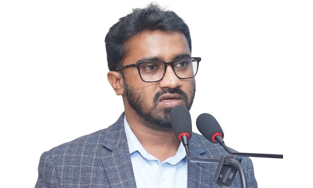 গণঅভ্যুত্থানের সময়কার নানা মন্তব্য নিয়ে রাশেদ খানের ফেসবুক পোস্ট