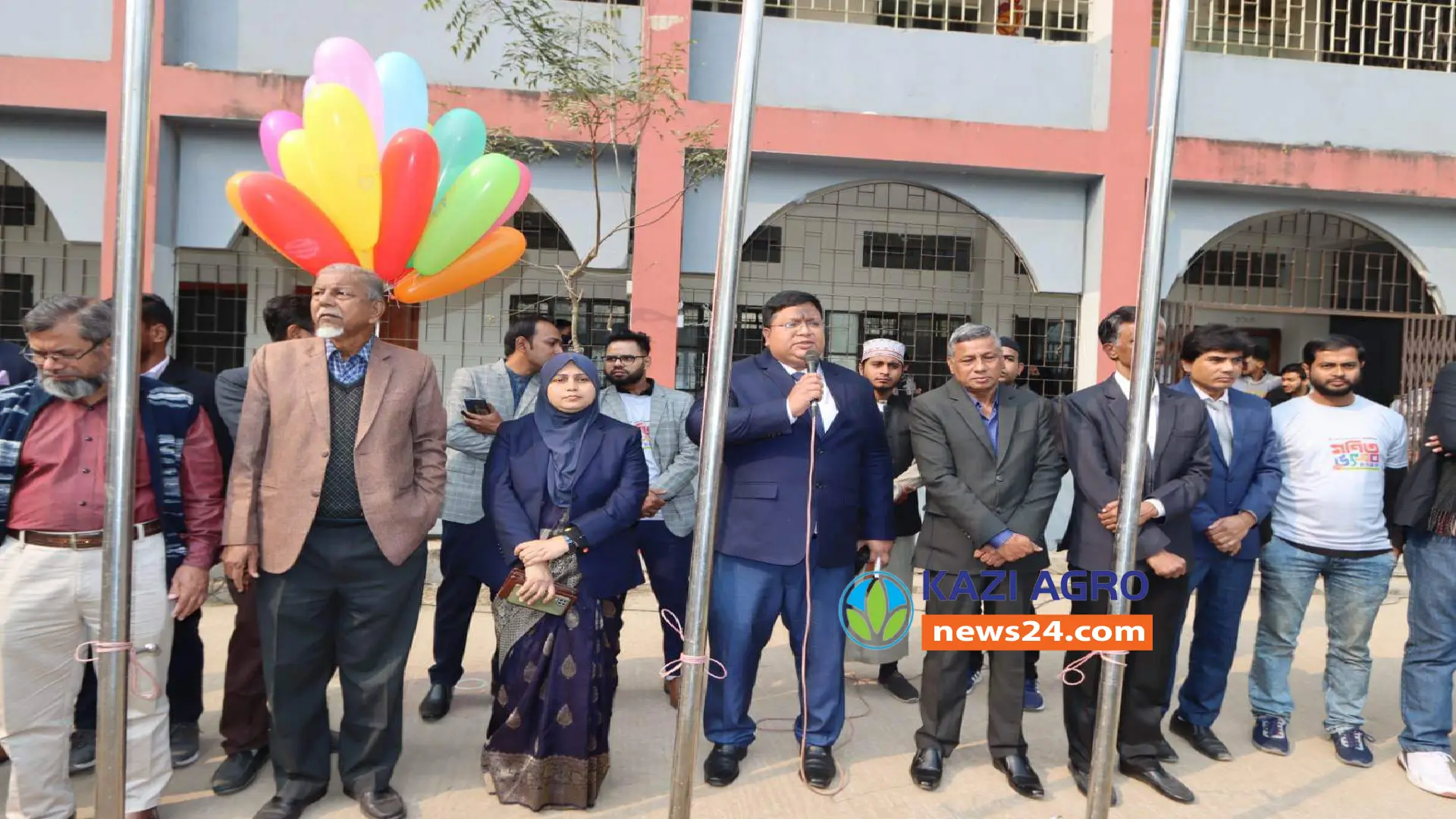 গণিতের উৎসবে উদ্বেলিত  শিক্ষার্থীরা- ফেনীতে আঞ্চলিক গণিত উৎসব অনুষ্ঠিত