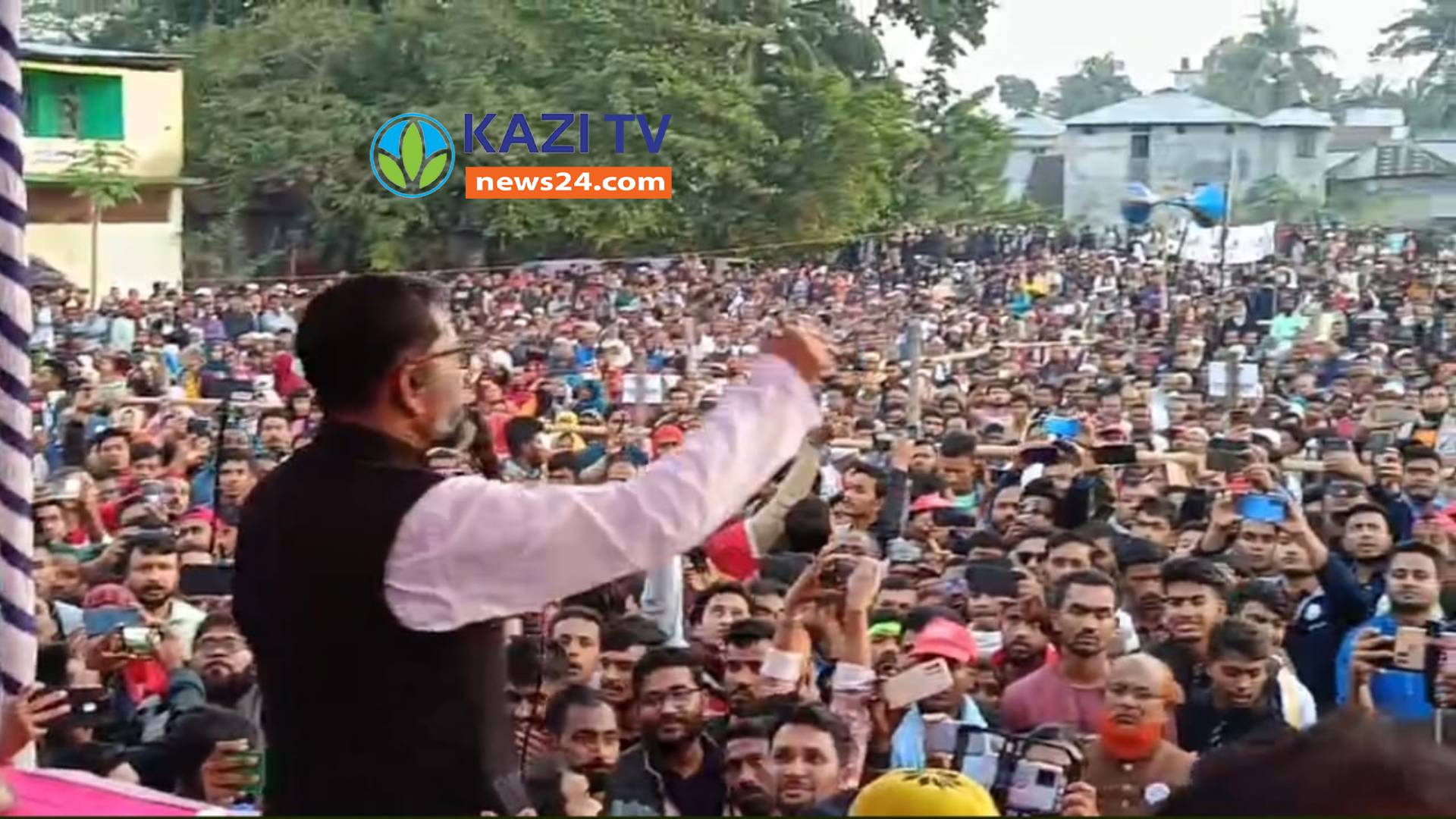 গলাচিপায় নৌকার জনসমুদ্রে মুহুর্মুহু নৌকার জয়ধ্বনি