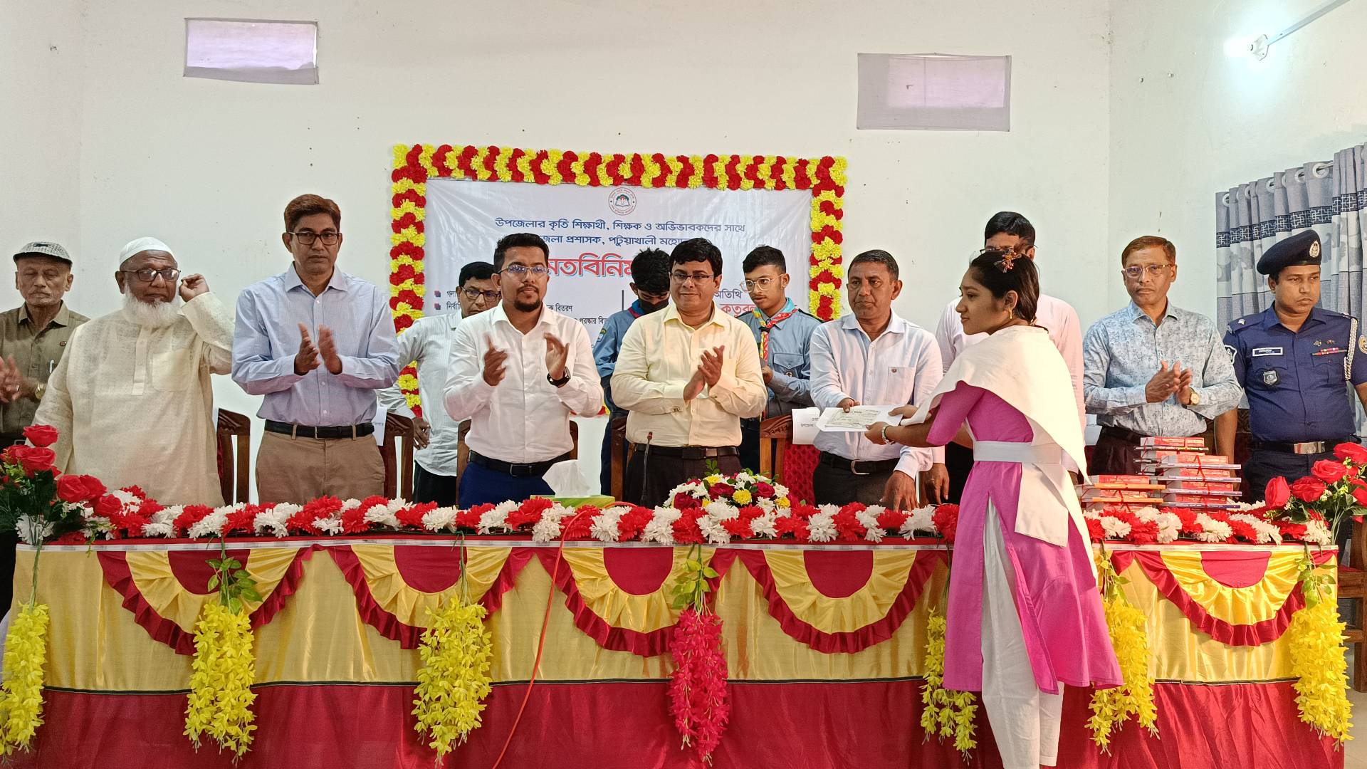 গলাচিপায় ৫০ মেধাবী শিক্ষার্থী পেলো শিক্ষাবৃত্তি