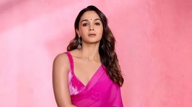 গৃহকর্মীদের জন্য কোটি টাকার বাড়ি উপহার দিলেন আলিয়া ভাট