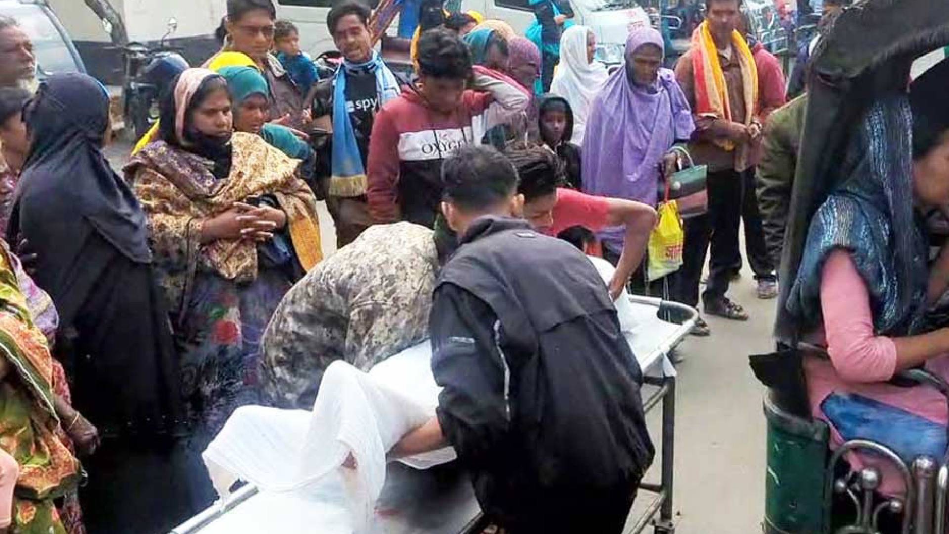 গোপালগঞ্জে তেল ট্যাংকারের ধাক্কায় নসিমনের হেলপার নিহত।