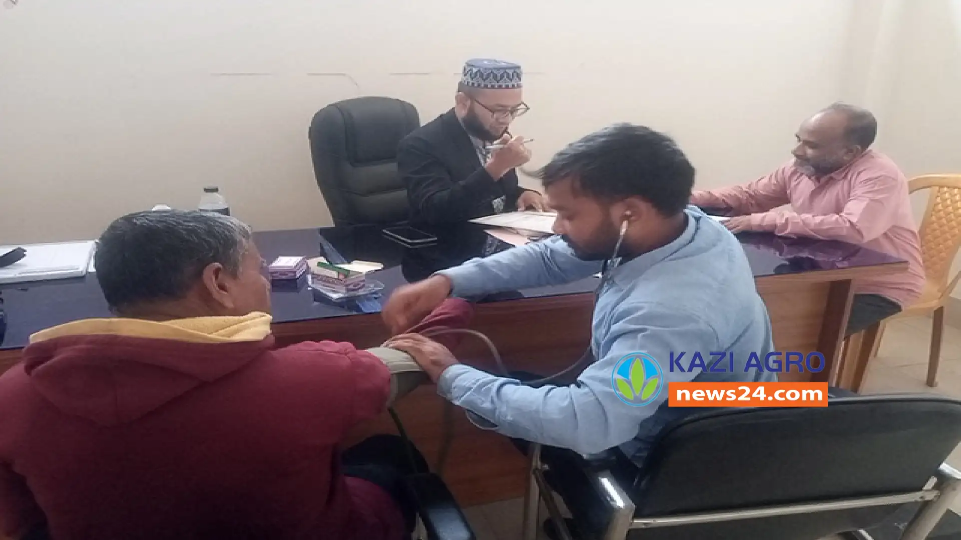 গোপালপুর শিল্প ও বণিক সমিতির উদ্যোগে ফ্রি চিকিৎসা সেবা