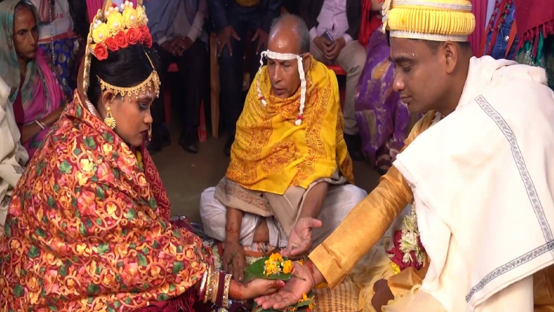 গোপালপুরে ৩০ দিনে বিয়ের নোটিশ পাওয়া সেই শিক্ষক বিয়ের পিঁড়িতে