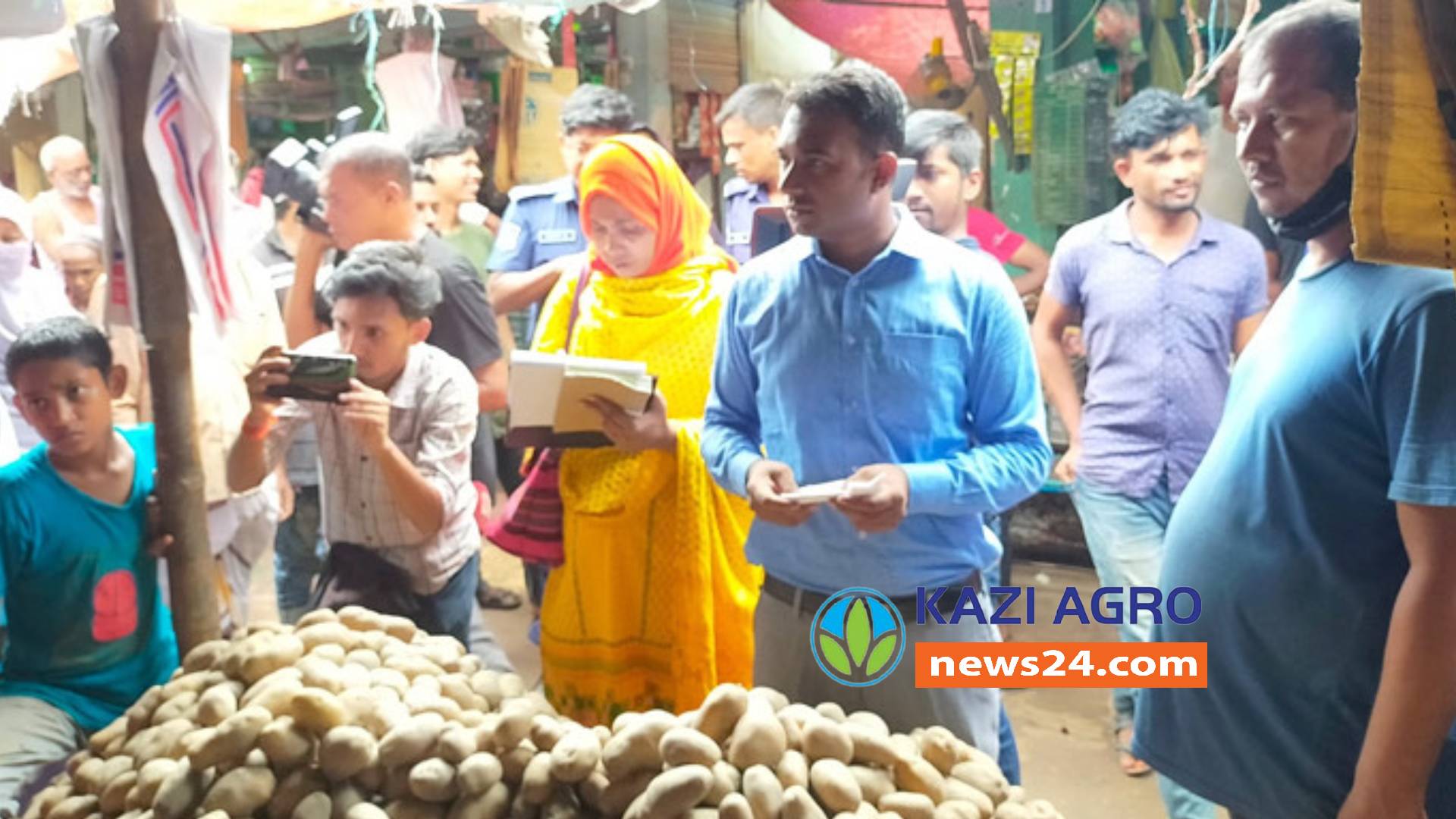 চড়া দামে আলু বিক্রয় জরিমানা।