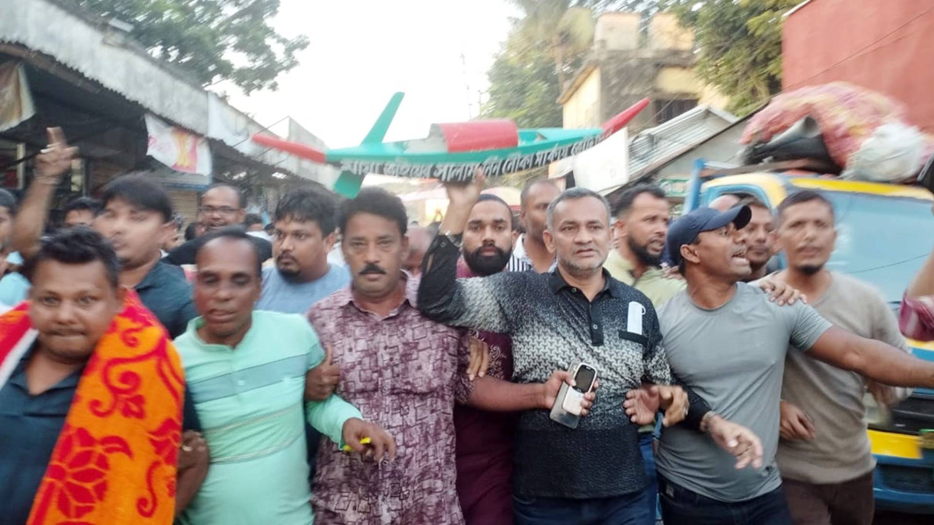চাঁদপুর-২ আসনে মায়া চৌধুরী নৌকা পাওয়া মতলব উত্তরে আনন্দ মিছিল ও মিষ্টি বিতরণ