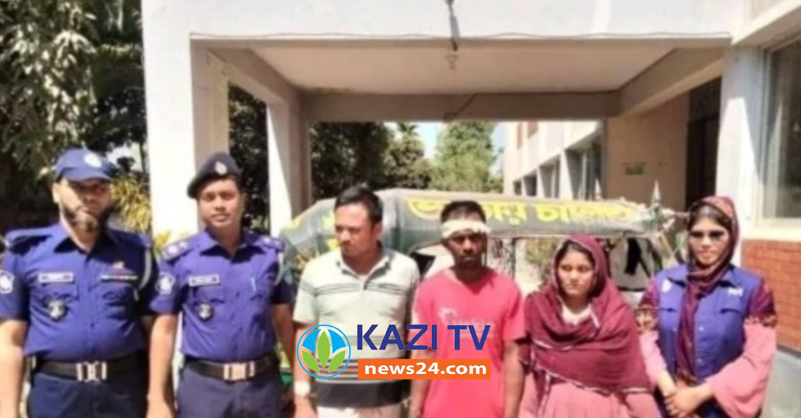 চৌদ্দগ্রামে গরু চুরি করার সময় জনতার হাতে আটক  - ৩ জন।