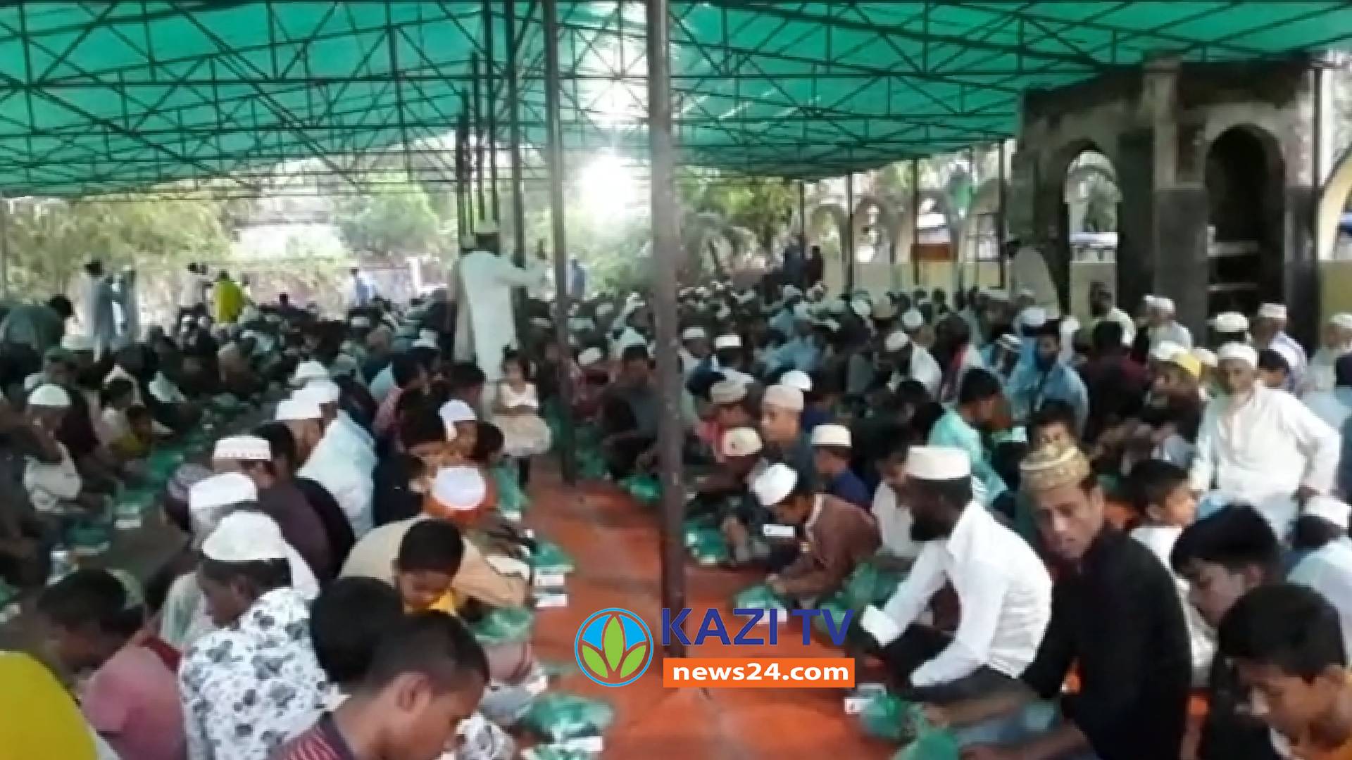 চৌদ্দগ্রামে মানিকপুরে গ্রামবাসীর আয়োজনে ইফতার ও দোয়া মাহফিল অনুষ্ঠিত।