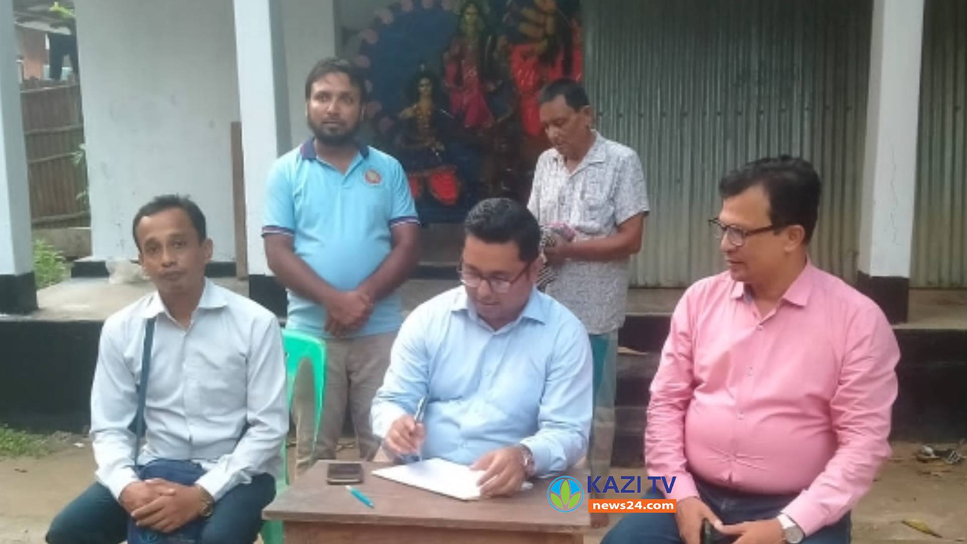 চৌদ্দগ্রামের বিভিন্ন পুজা মন্ডব পরিদর্শন করেন উপজেলা নির্বাহী অফিসার মোঃ তানভীর হোসেন