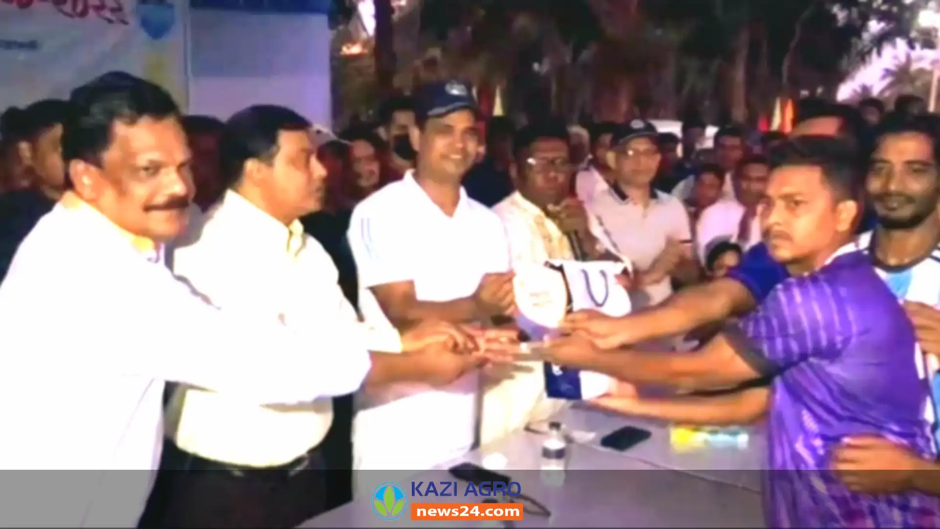 জমে উঠেছে নোয়াখালীতে আন্তঃথানা পুলিশ সুপার গোল্ডকাপ ফুটবল টুর্নামেন্ট