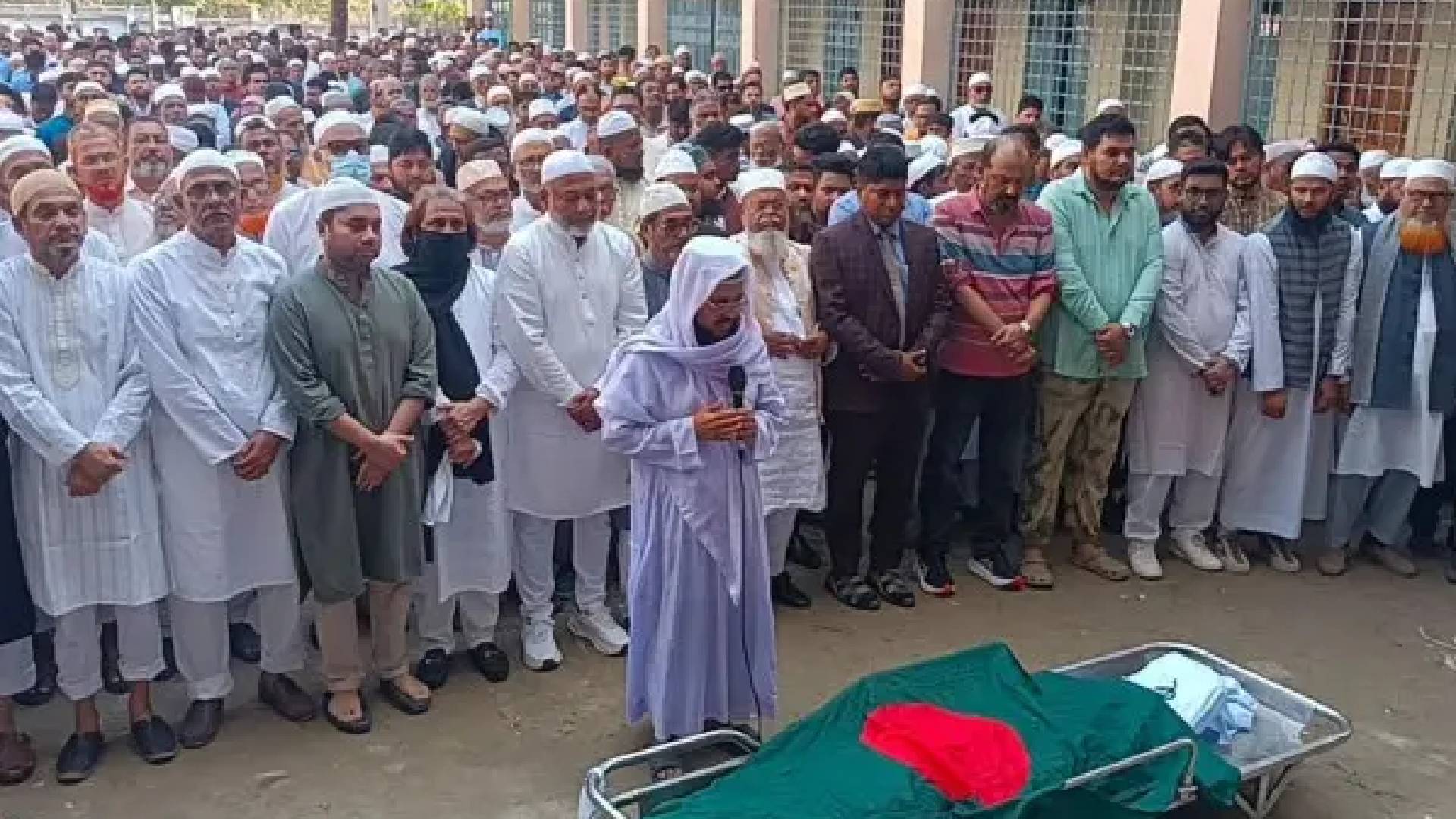 টুঙ্গিপাড়ায় শেখ হাসিনার চাচাকে রাষ্ট্রীয় মর্যাদায় দাফন