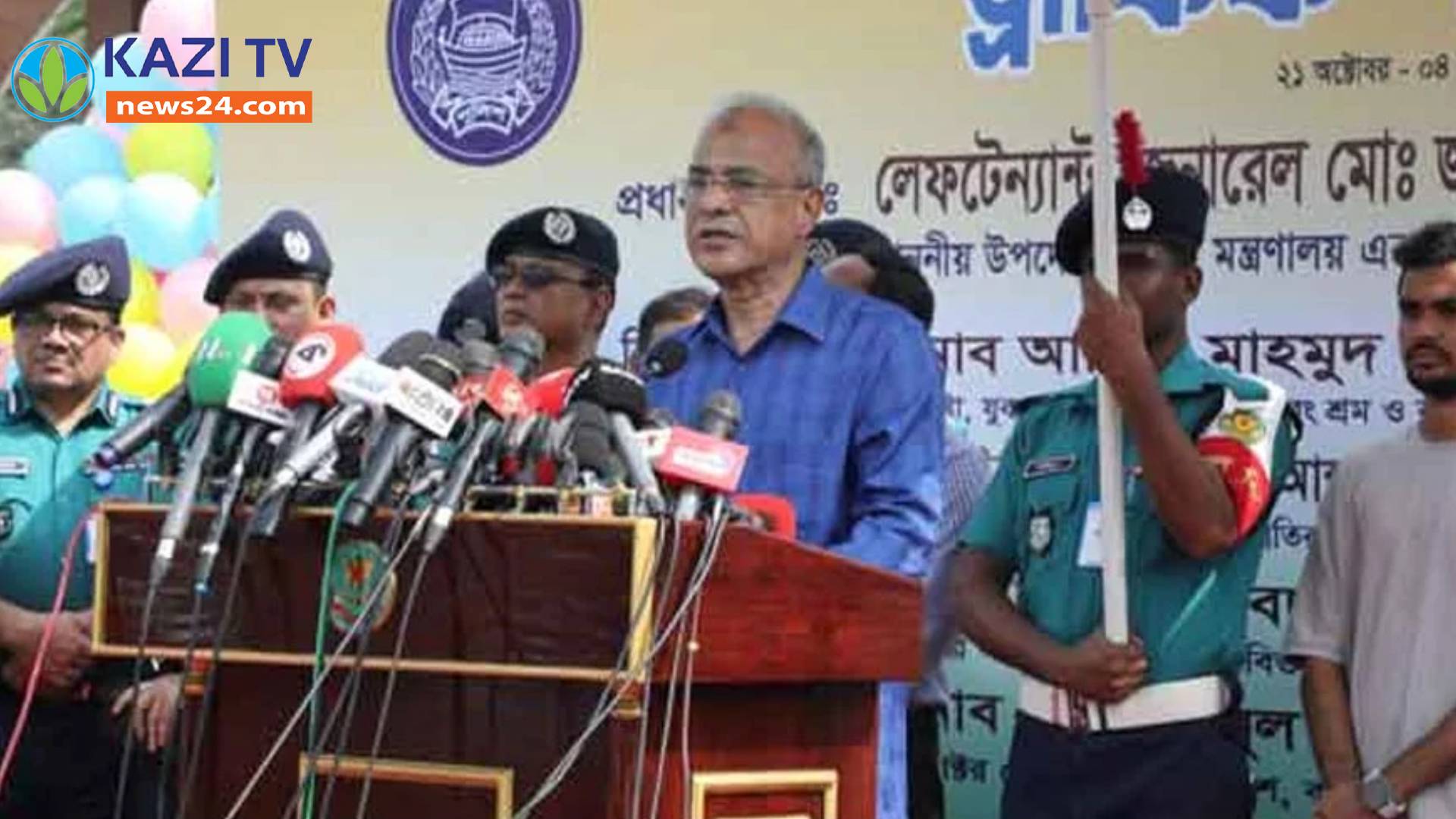 ট্রাফিক ব্যবস্থাপনায় কাজ করবে ৩শ’ শিক্ষার্থী : স্বরাষ্ট্র উপদেষ্টা
