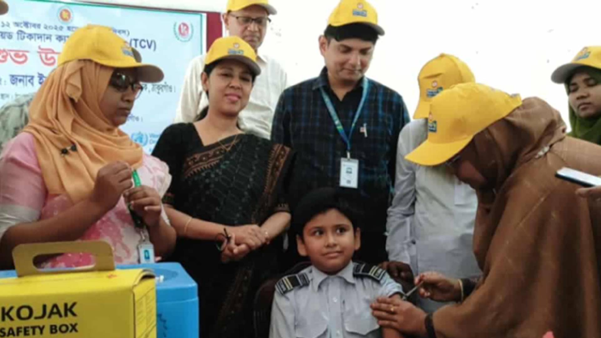 ঠাকুরগাঁওয়ে টাইফয়েড টিকাদান কর্মসূচির উদ্বোধন