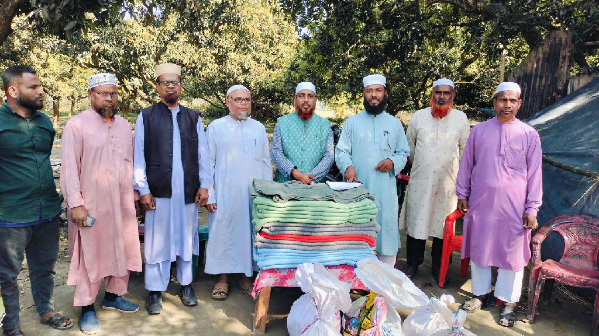 ঠাকুরগাঁওয়ে অগ্নিকাণ্ডে ক্ষতিগ্রস্তদের মাঝে জামায়াতের সহায়তা