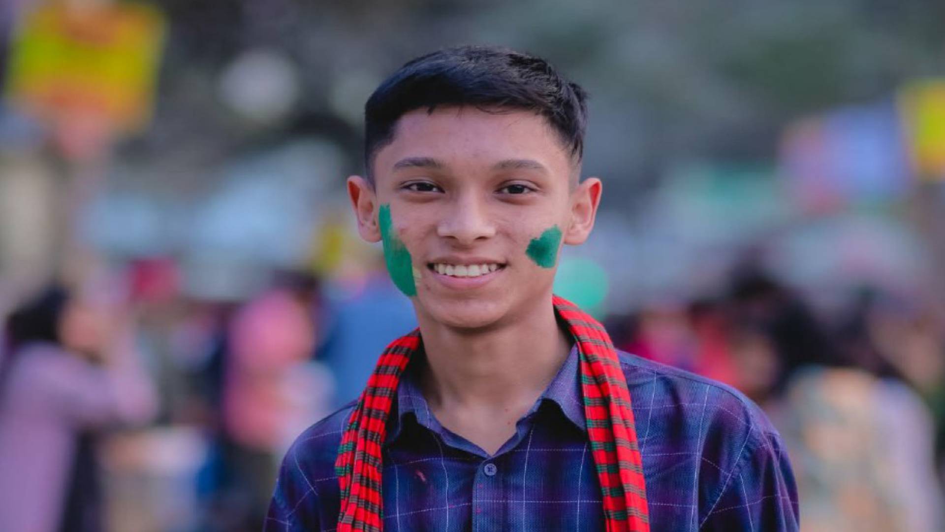 ঠাকুরগাঁওয়ের তরুণ সৈকত: একাই যেন ছোট্ট সাইবার হেল্প সেন্টার