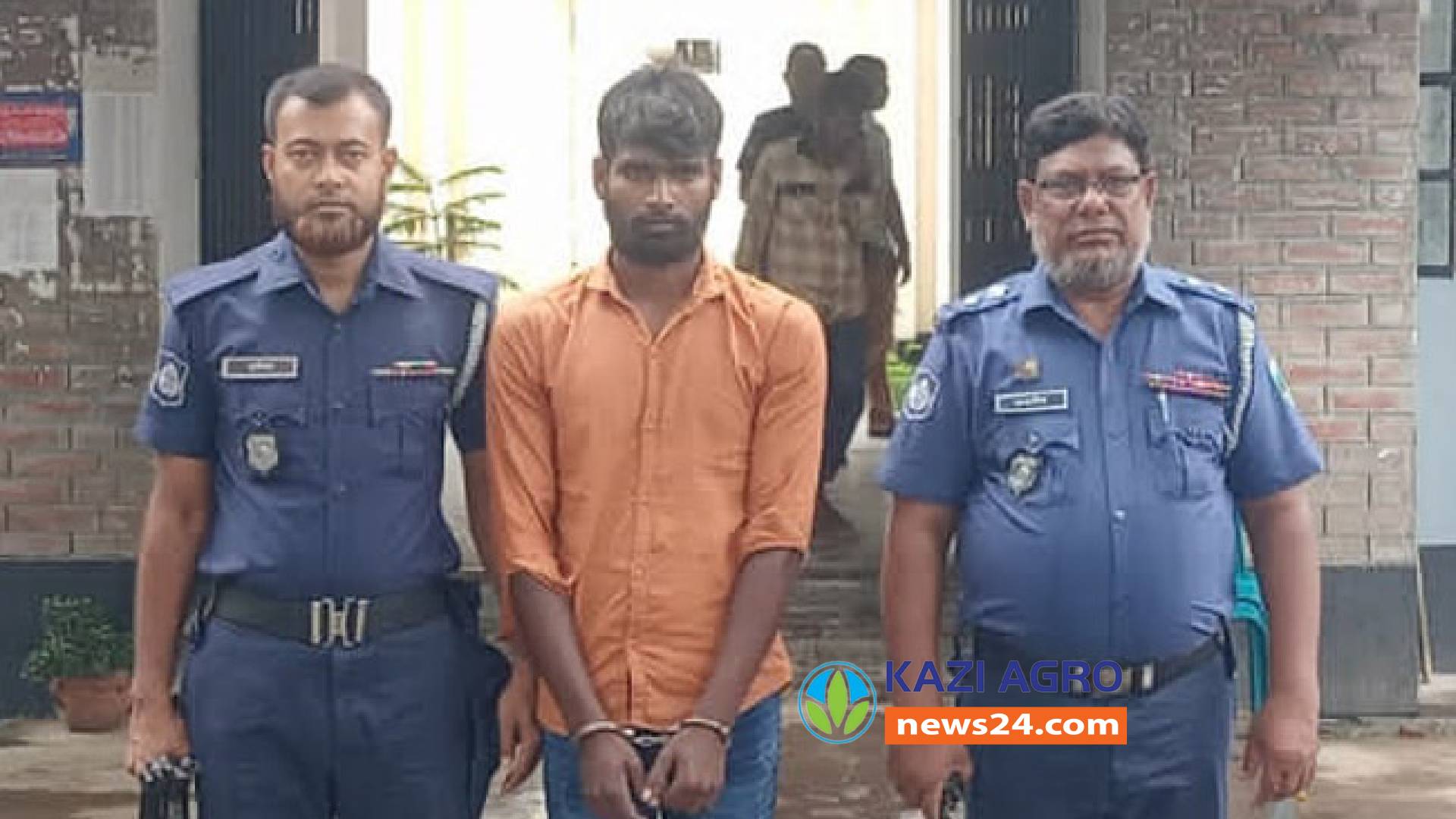 তানোরে আদিবাসী স্কুল ছাত্রী ধর্ষণ মামলার দুই নাম্বার আসামি মোহাম্মদ আলী আটক