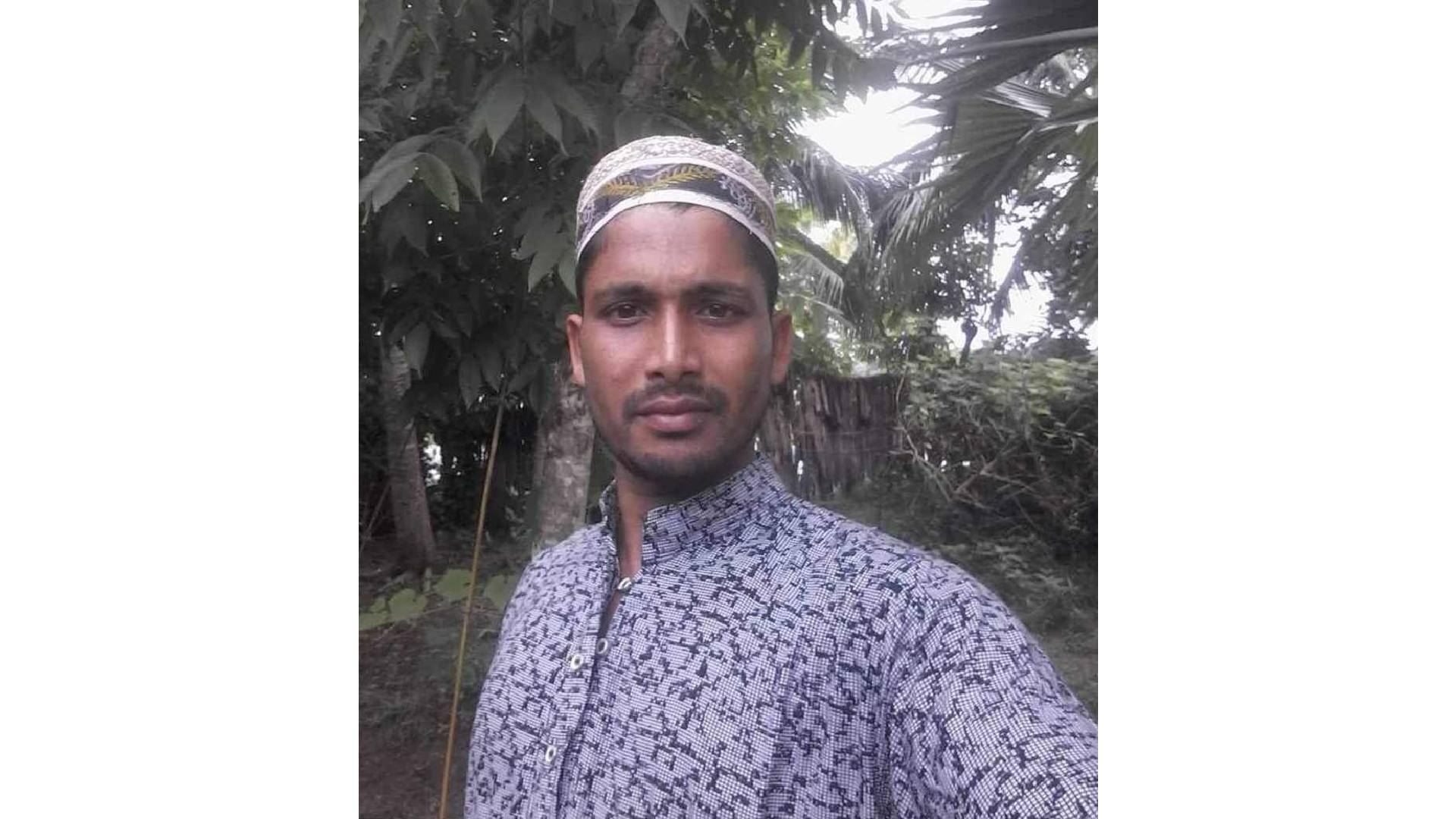 তালতলীতে বিয়ের দাবিতে প্রেমিকের বাড়িতে প্রেমিকার অনশন