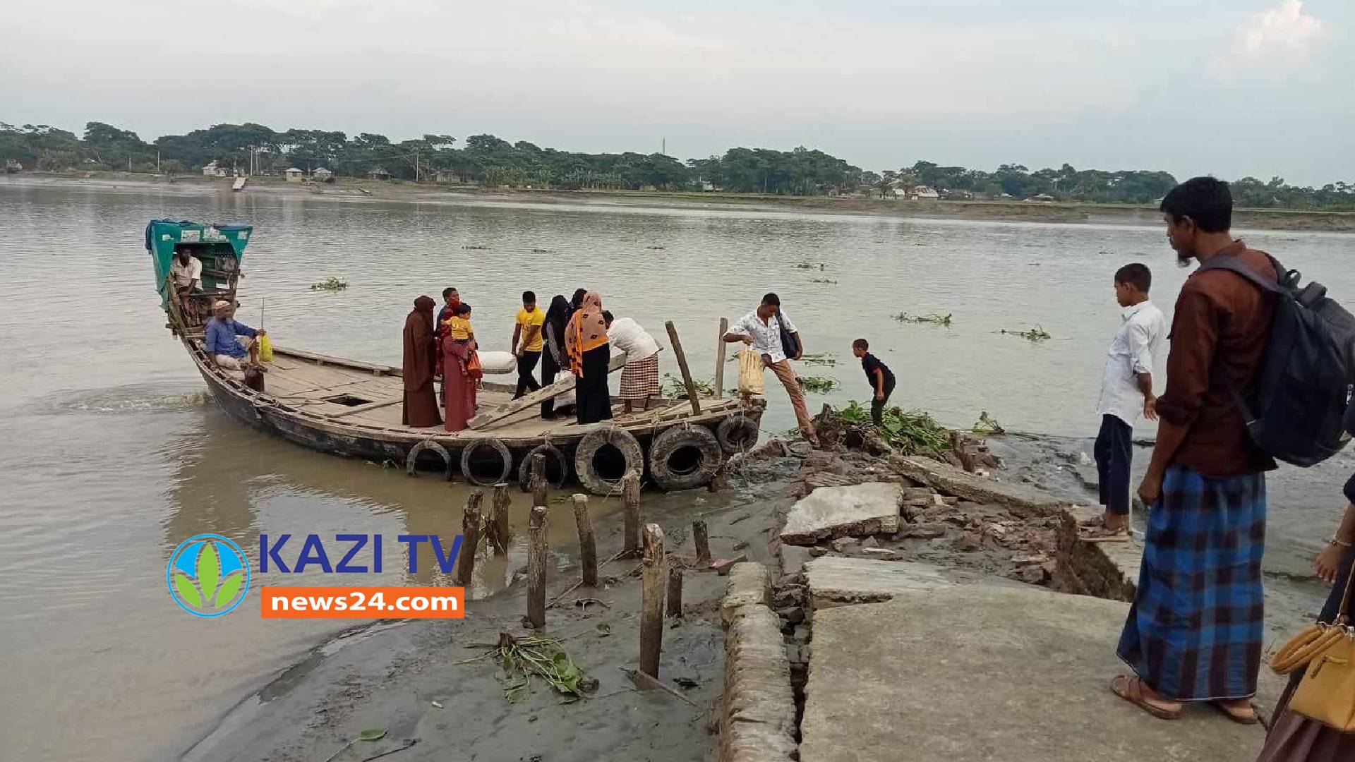 তেগাছিয়া খেয়াঘাট সংস্কারের অভাবে ভোগান্তিতে হাজার হাজার মানুষ