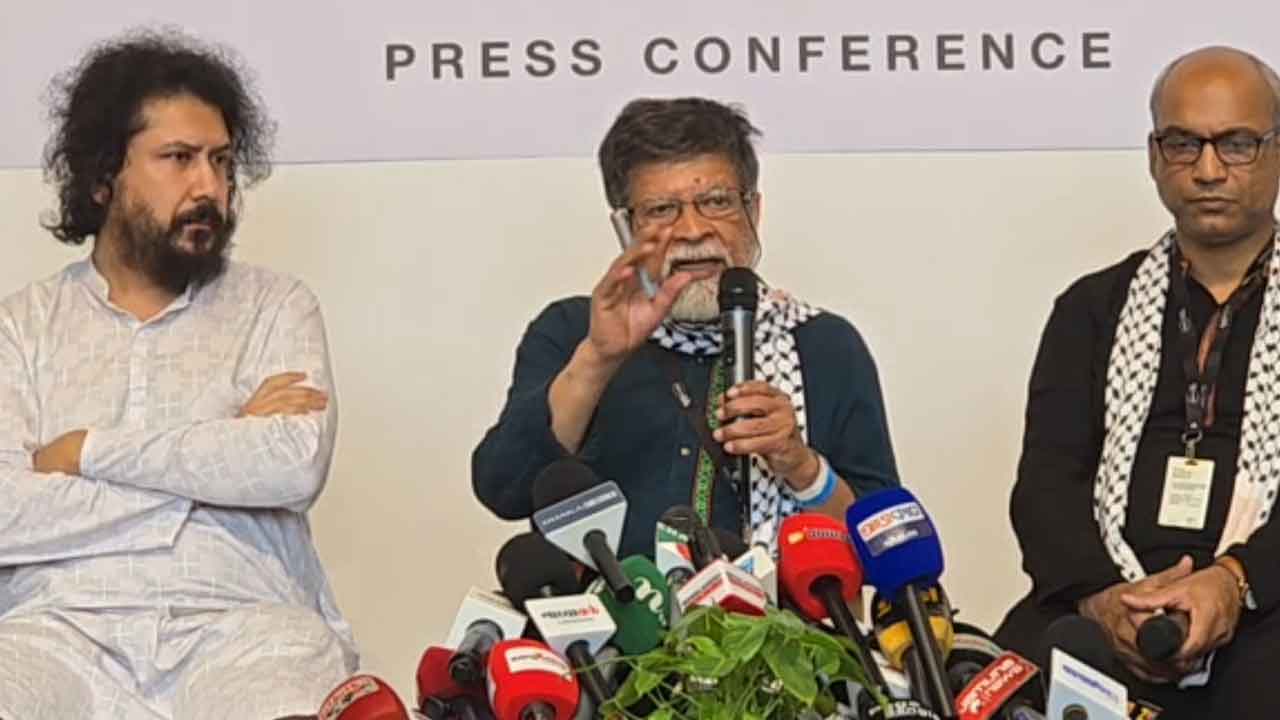 ত্রাণ বিতরণ সিম্বলিক, মূল উদ্দেশ্য ছিল অবরোধ ভাঙা : শহিদুল আলম