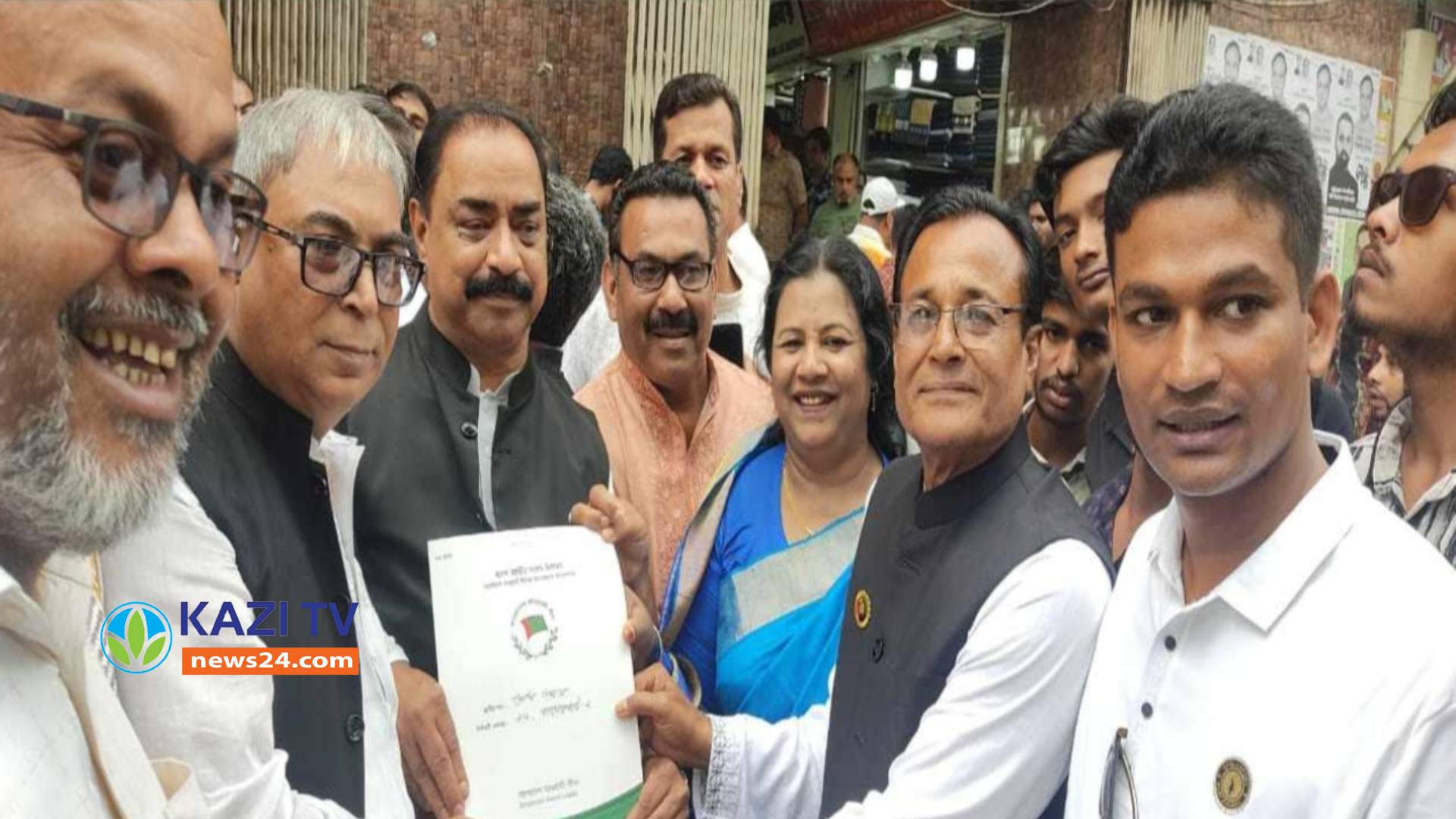 দলীয় মনোনয়ন ফরম জমা দিলেন শেখ তন্ময়