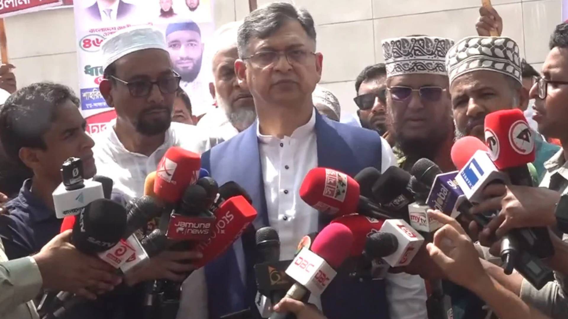 ধর্মের ভিত্তিতে রাজনীতিতে বিভাজন চায় না বিএনপি : সালাহউদ্দিন