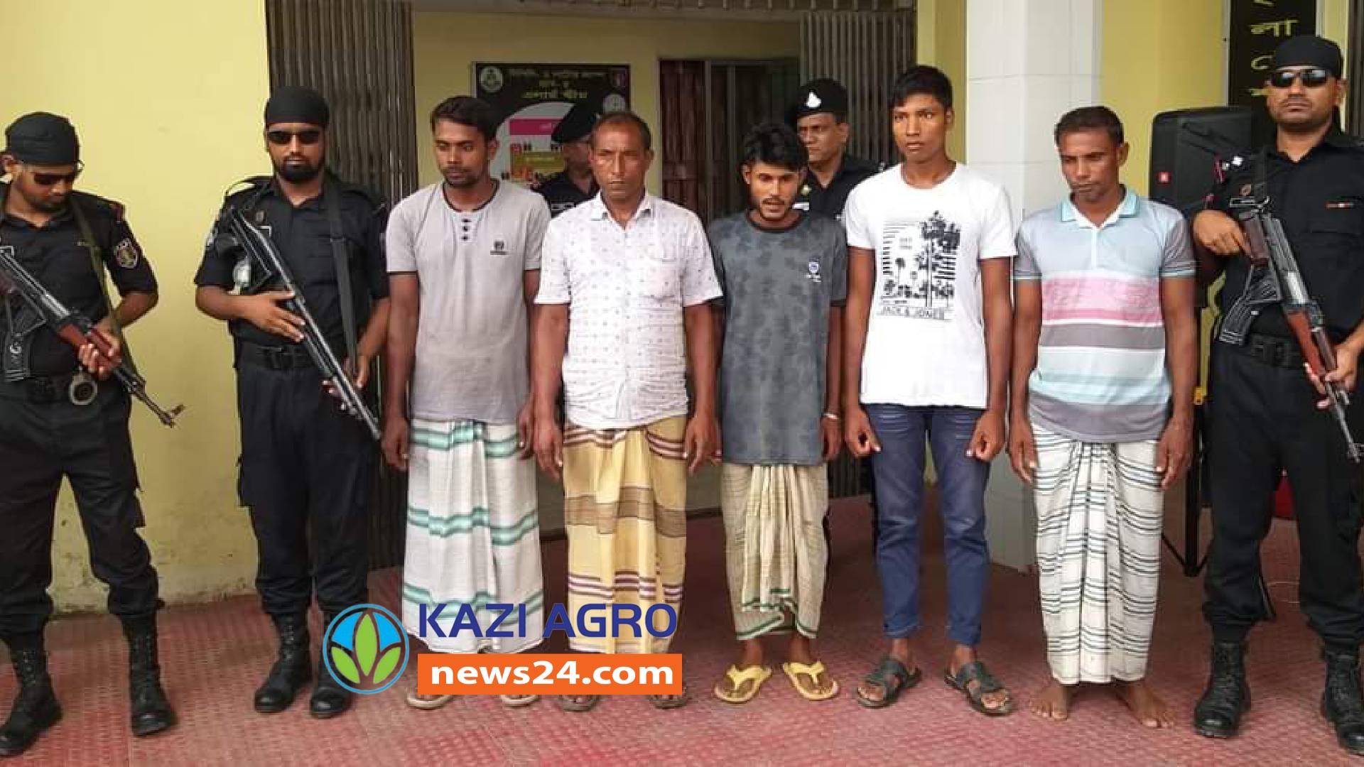 নাটোরের বাগাতিপাড়ায় বাদাম বিক্রেতাকে হত্যার ঘটনায় ৫ জন গ্রেপ্তার।