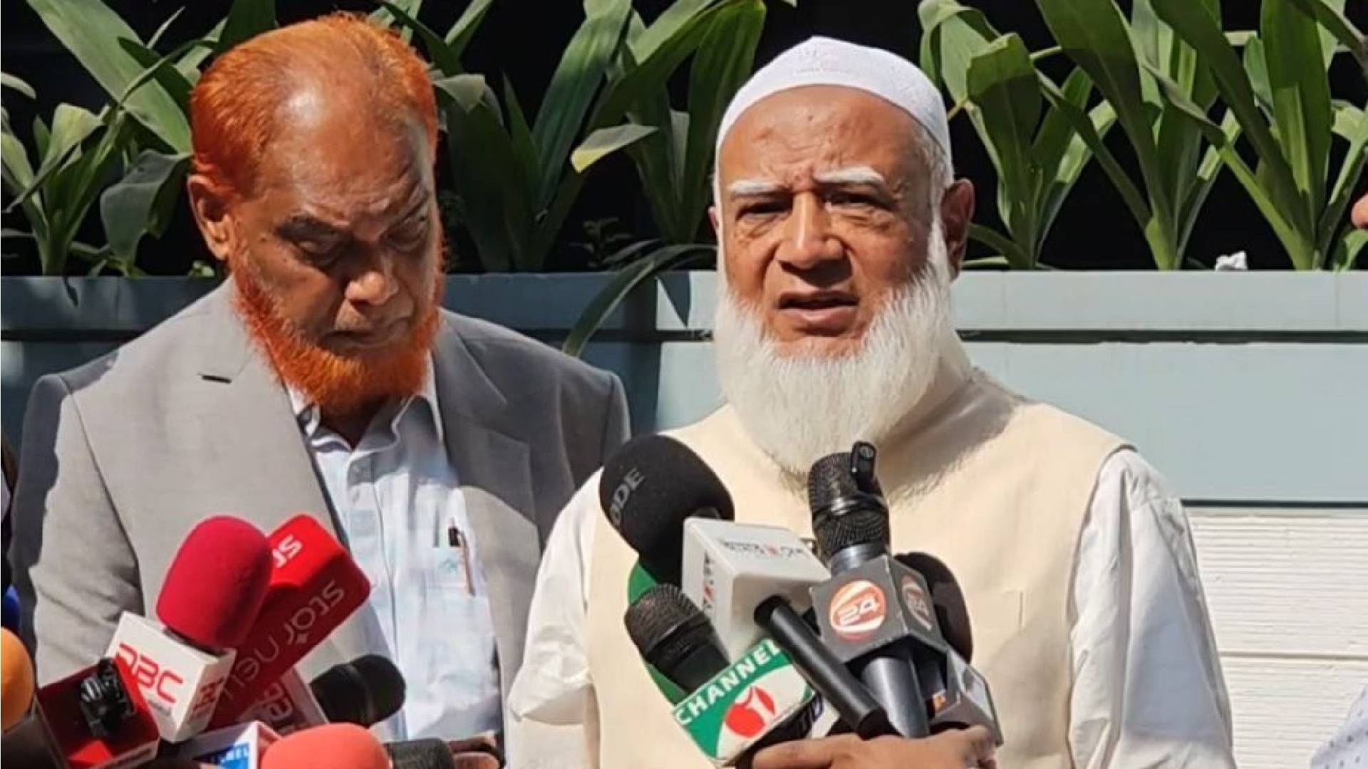 নির্বাচন এলে যারা তসবিহ নিয়ে ঘুরে তারাই ধর্মকে ব্যবহার করে: জামায়াত আমির