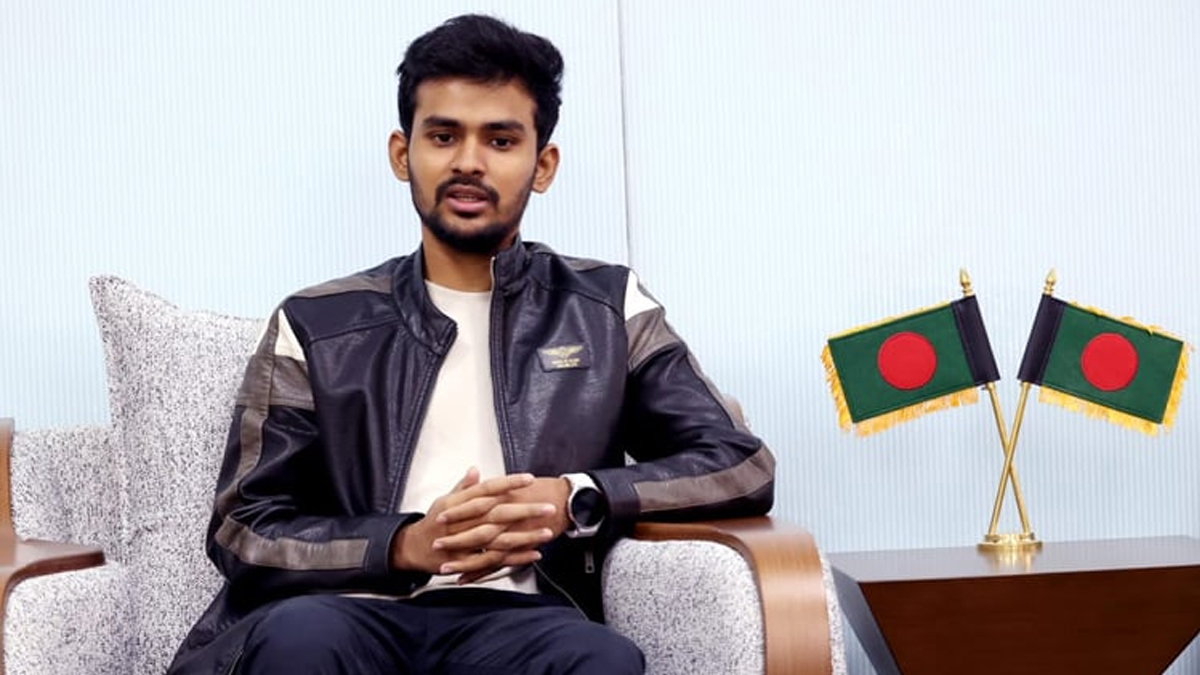 নির্বাচনকালীন সরকারে থাকছেন না আসিফ মাহমুদ, এনসিপিতে যোগ দেবেন?