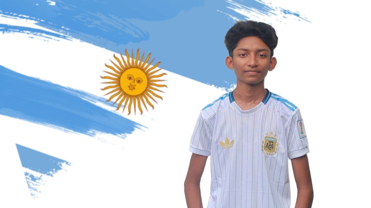 নীল-সাদা স্বপ্নযাত্রা