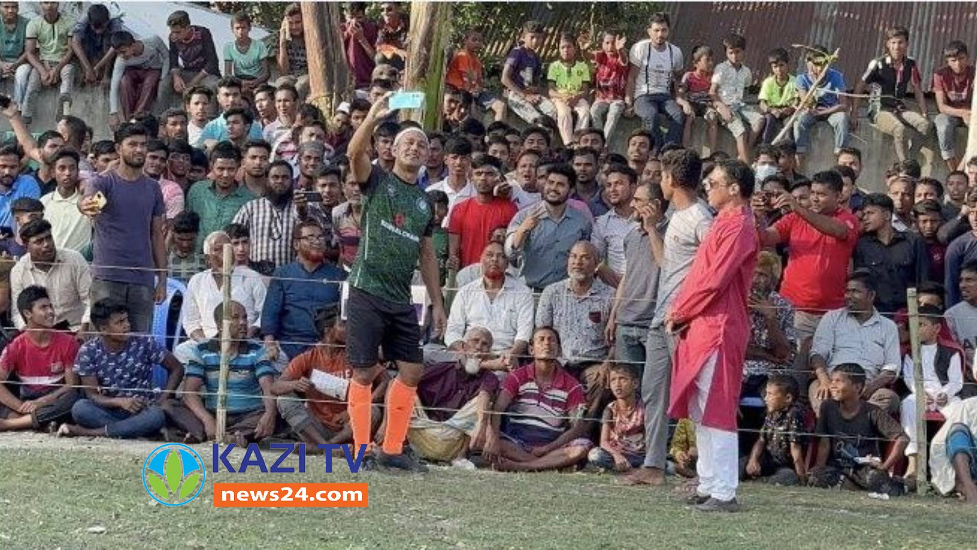 নীলফামারীর মাঠে ব্যারিস্টার সুমন ফুটবল একাডেমির প্রিতি ম্যাচ।